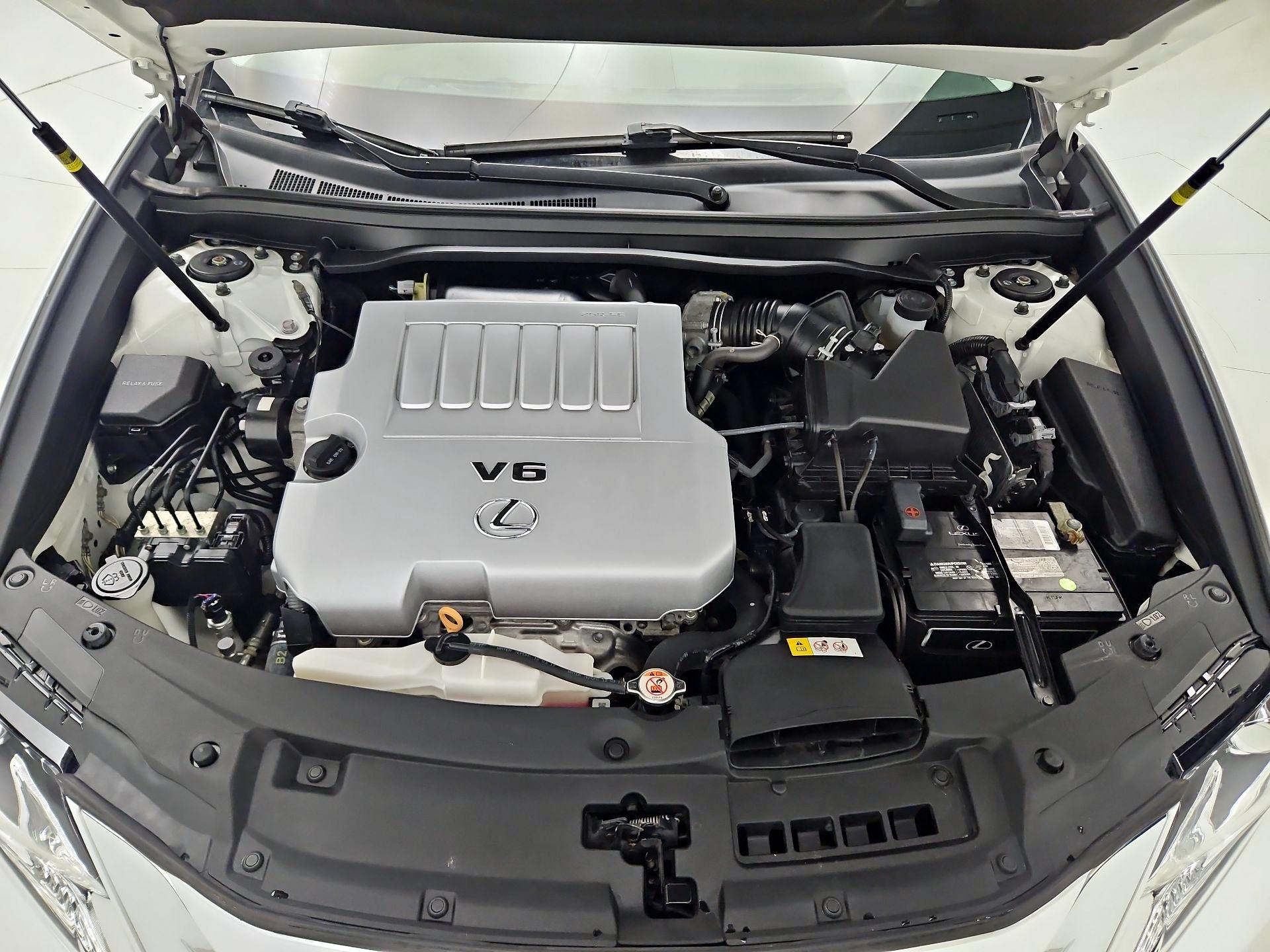 Thumbnail: 2018 Lexus ES - 19