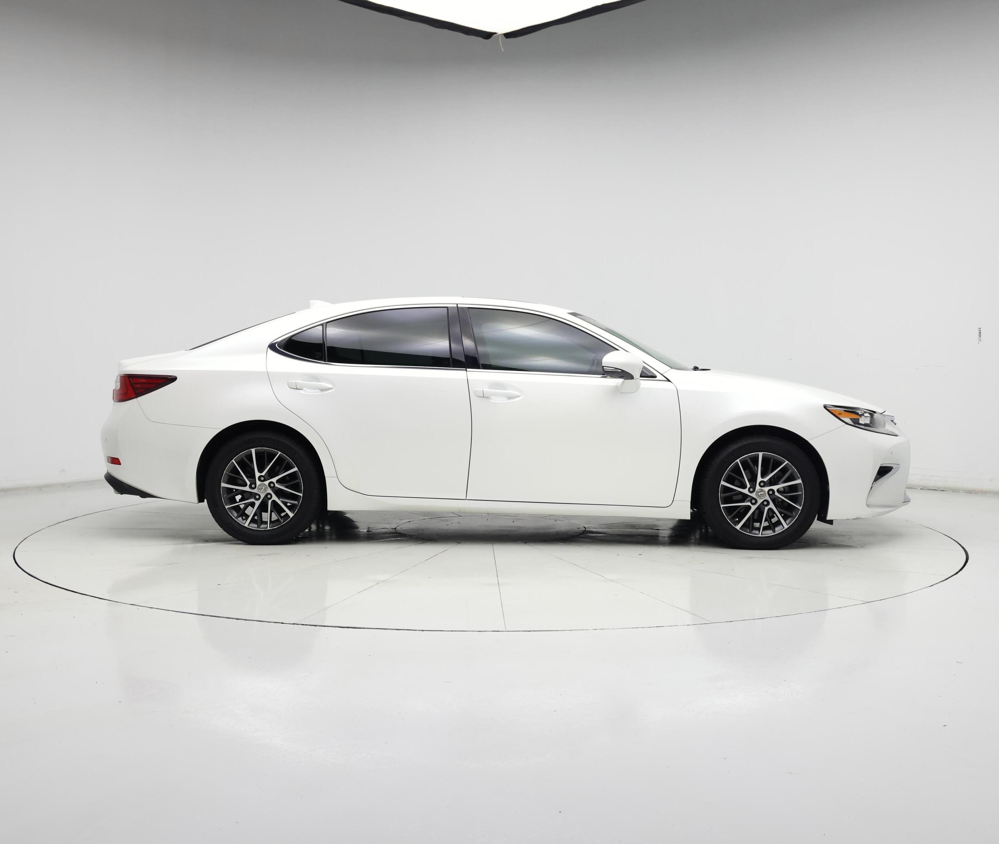 Thumbnail: 2018 Lexus ES - 7