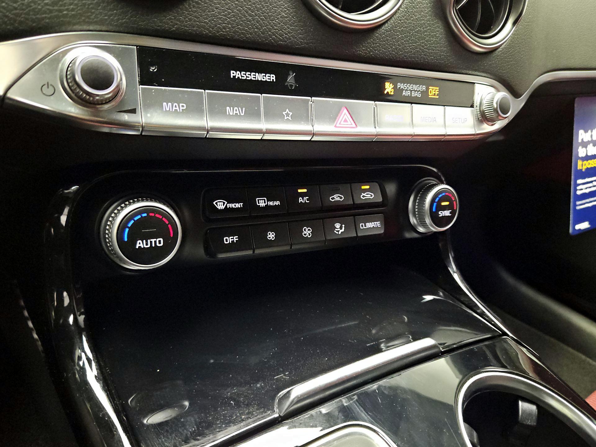 Thumbnail: 2022 Kia Stinger - 17