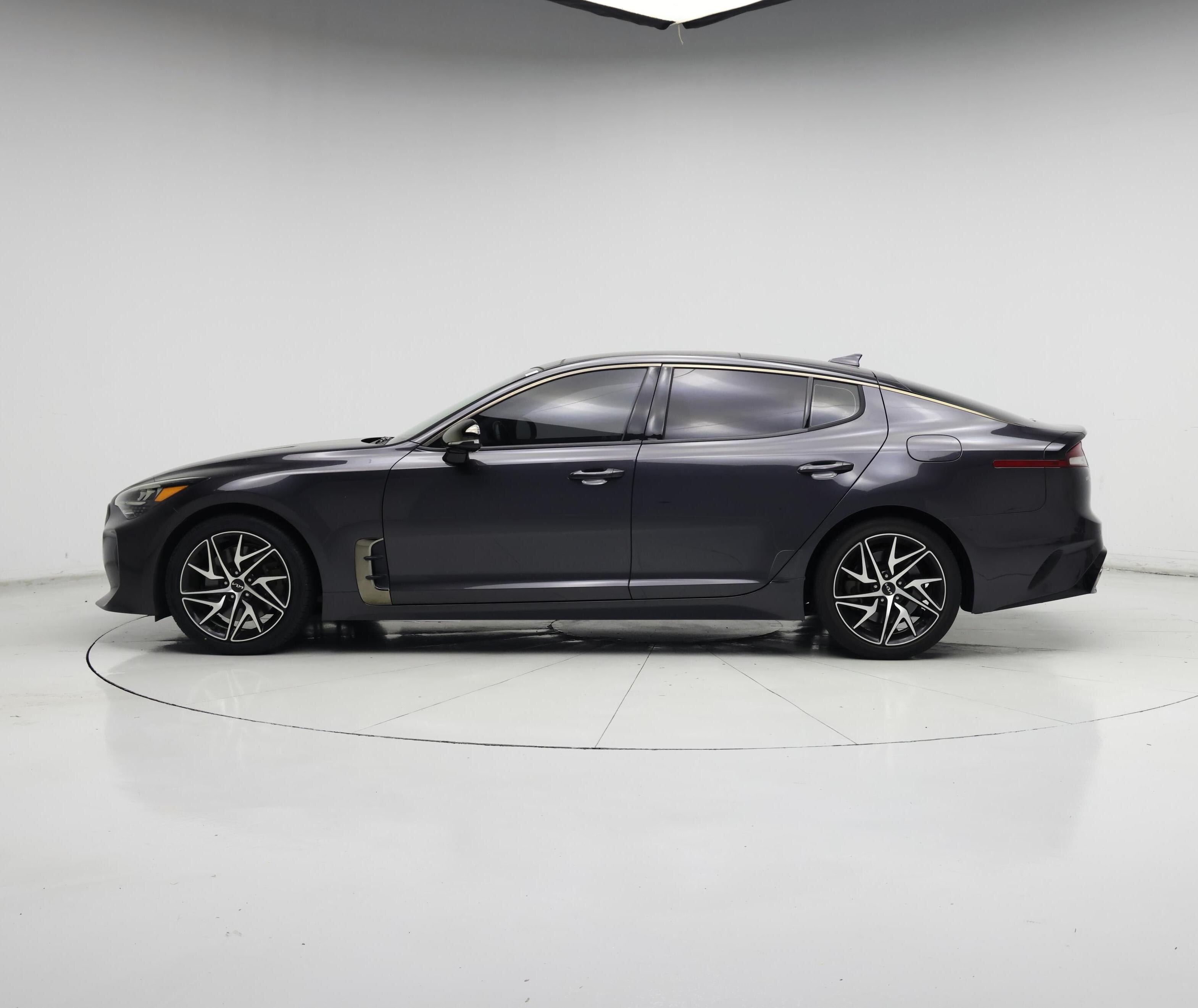 Thumbnail: 2022 Kia Stinger - 3