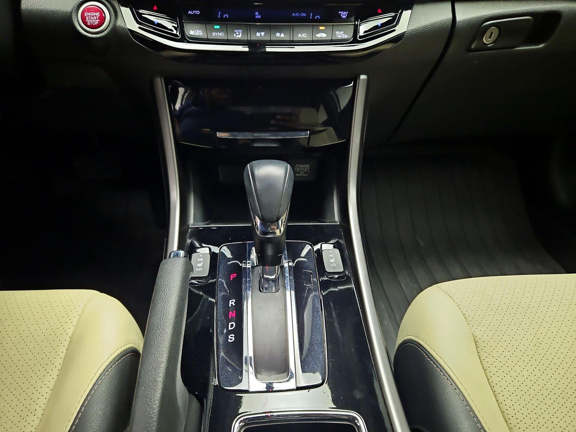 Thumbnail: 2016 Honda Accord - 16