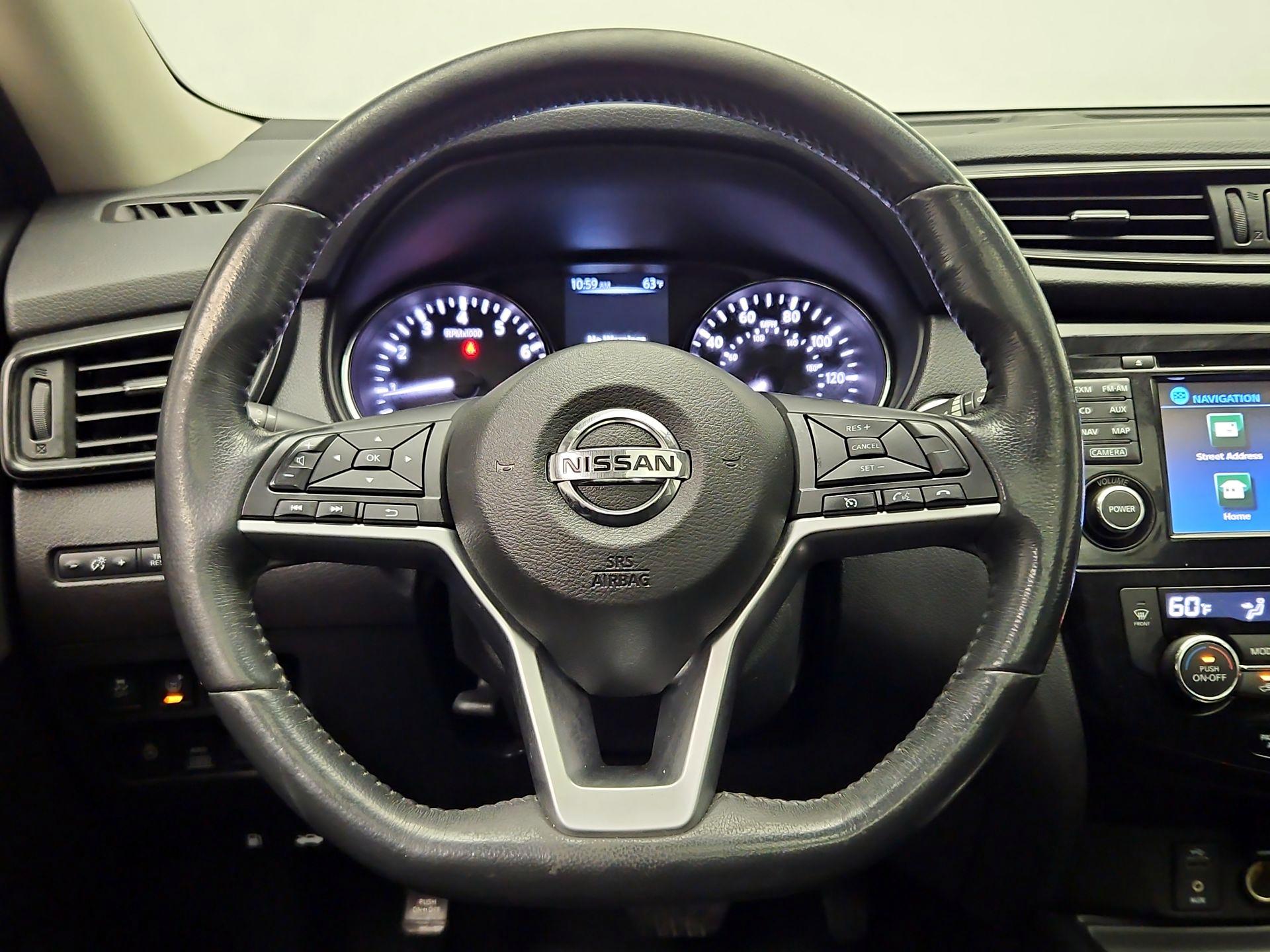 Thumbnail: 2017 Nissan Rogue - 10