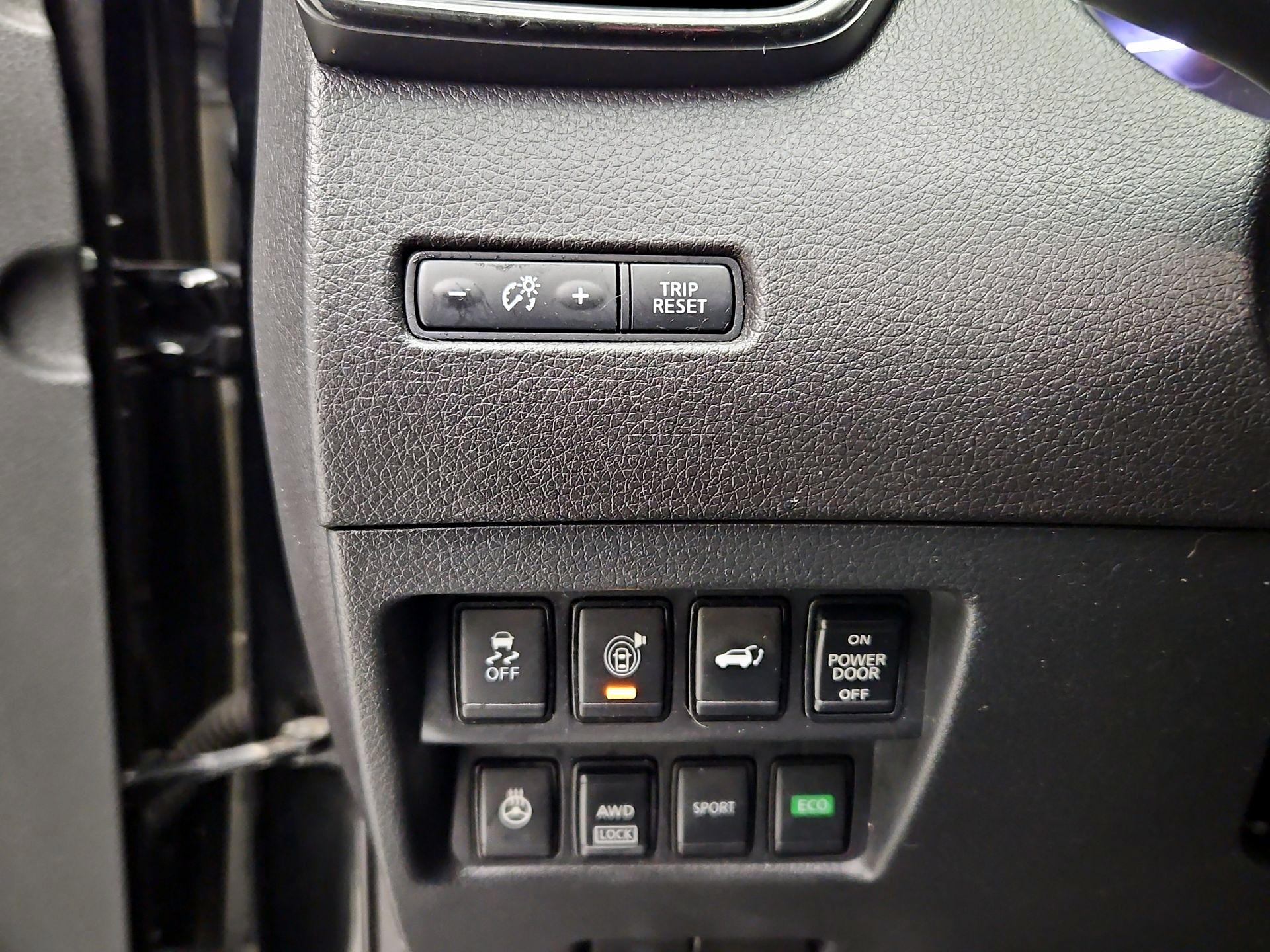 Thumbnail: 2017 Nissan Rogue - 13