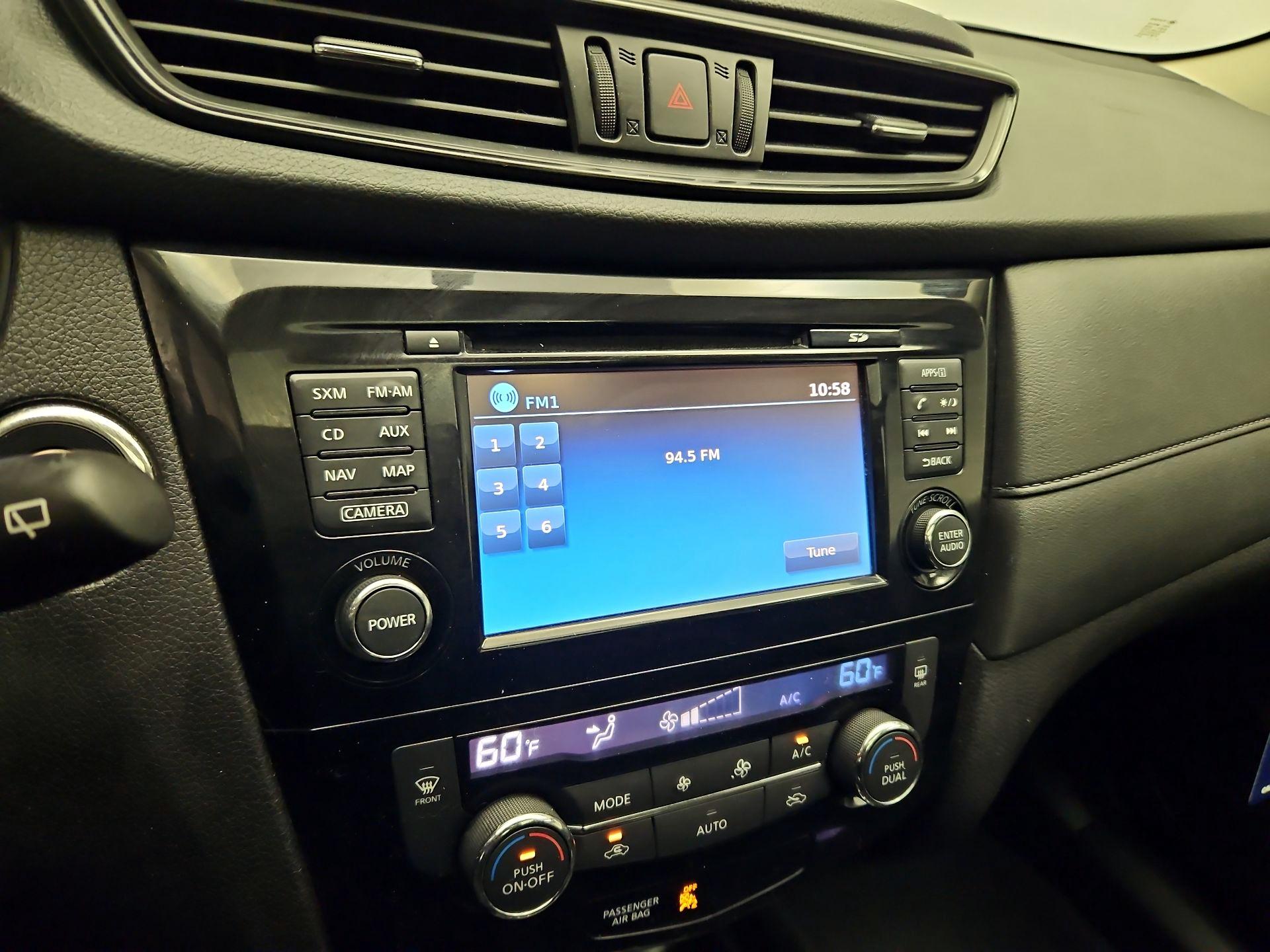 Thumbnail: 2017 Nissan Rogue - 16