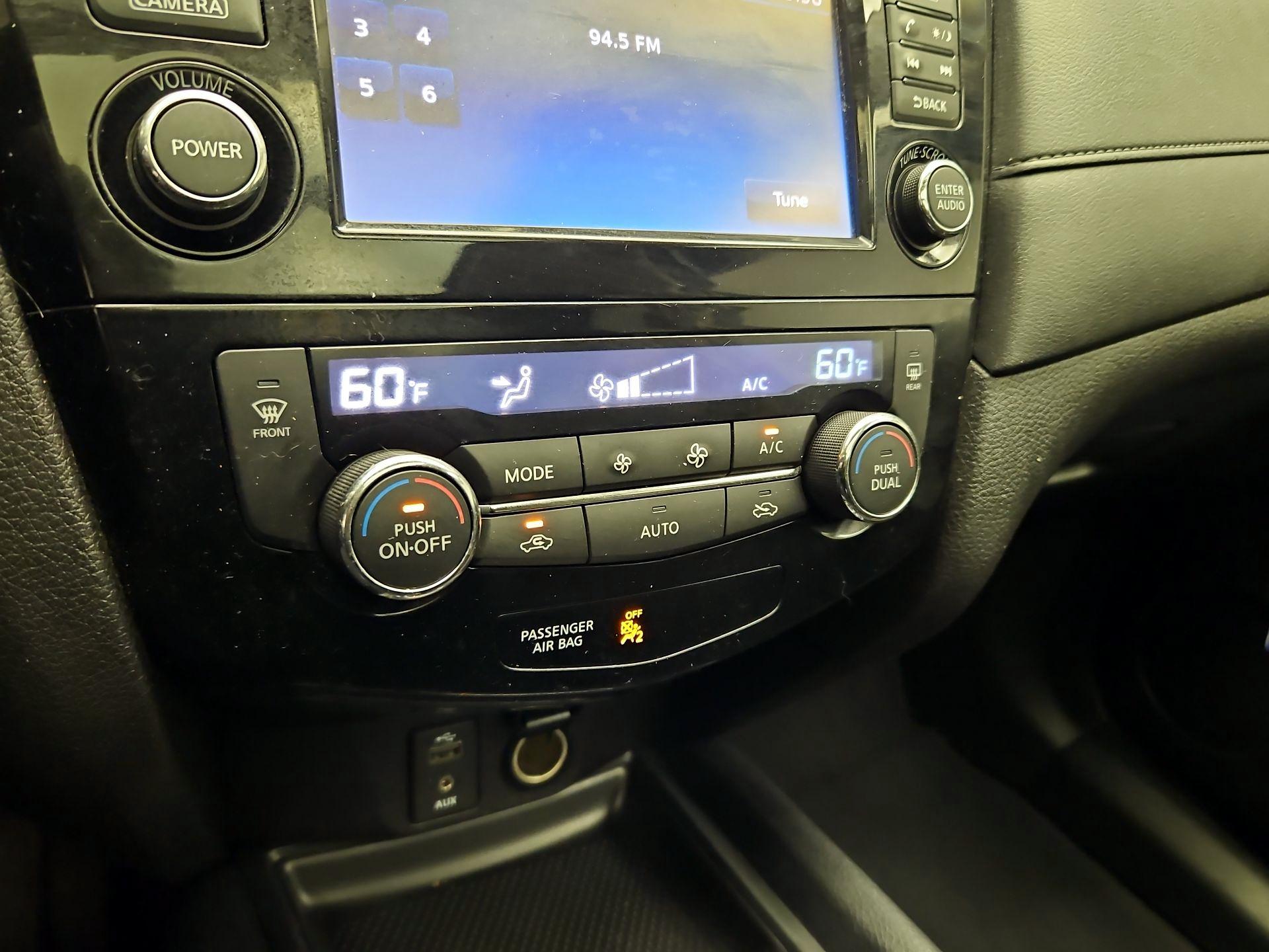 Thumbnail: 2017 Nissan Rogue - 17