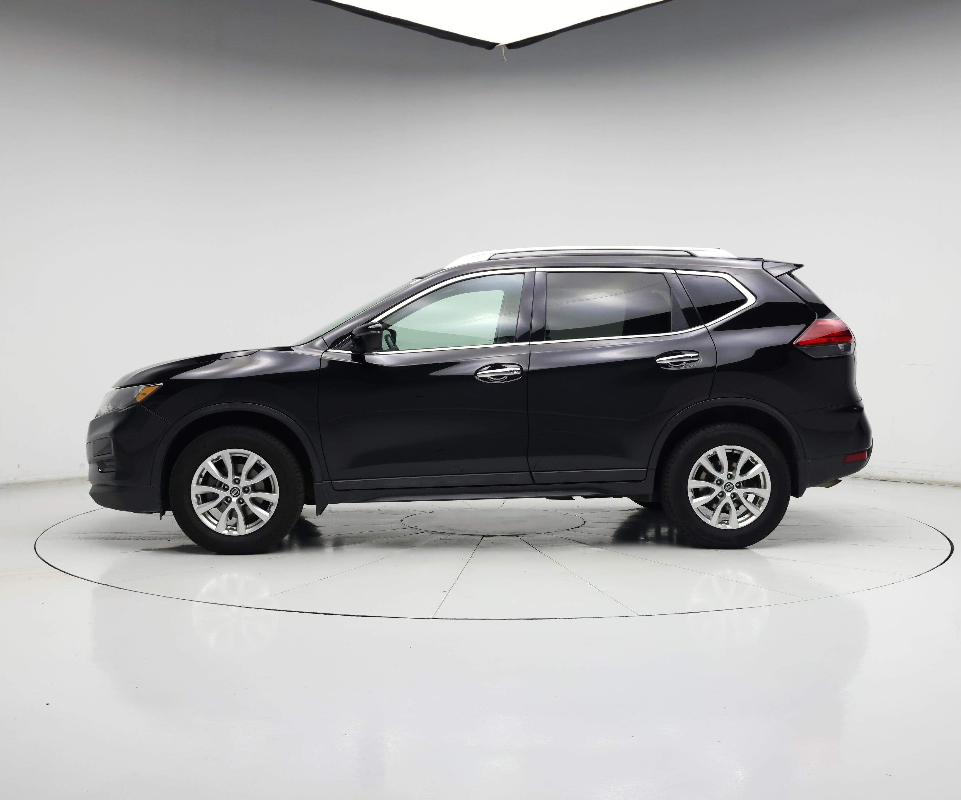 Thumbnail: 2017 Nissan Rogue - 3