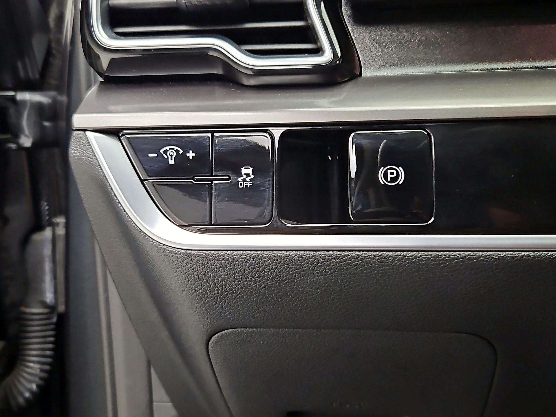 Thumbnail: 2025 Kia Sportage - 13