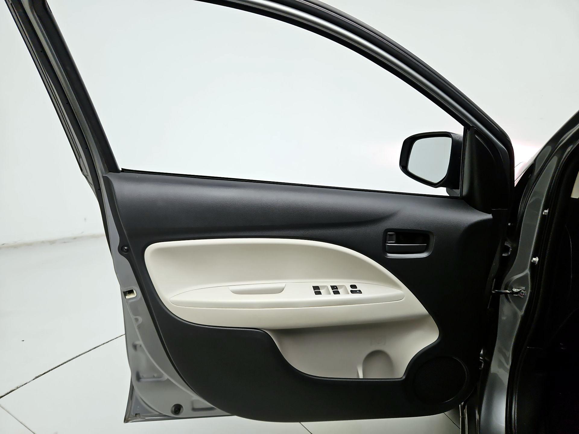 Thumbnail: 2018 Mitsubishi Mirage G4 - 12