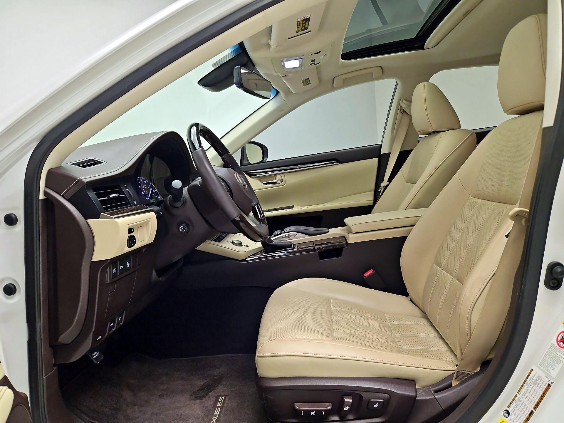 Thumbnail: 2018 Lexus ES - 11