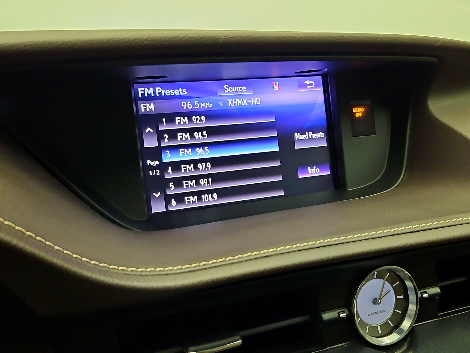 Thumbnail: 2018 Lexus ES - 16