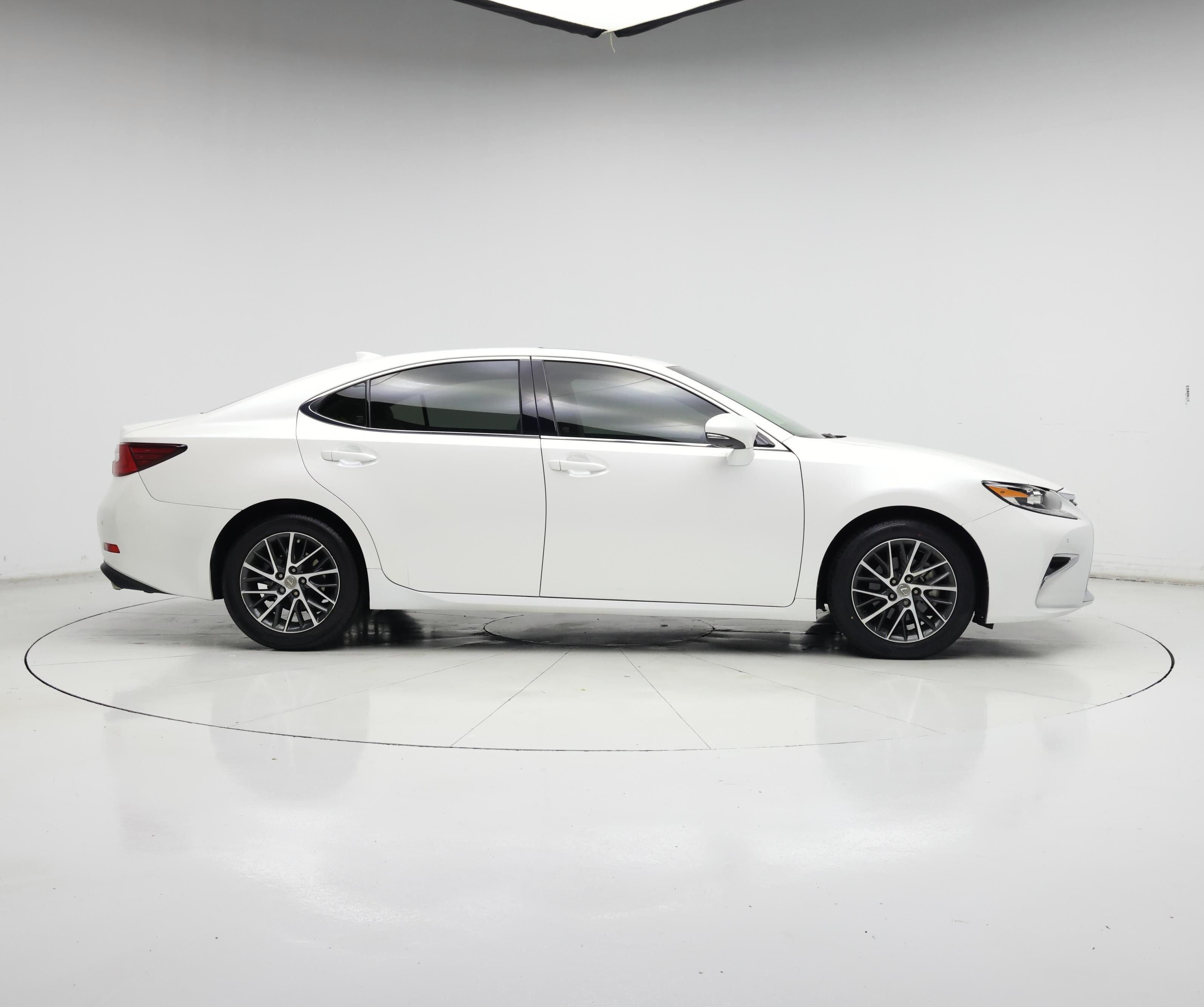 Thumbnail: 2018 Lexus ES - 7