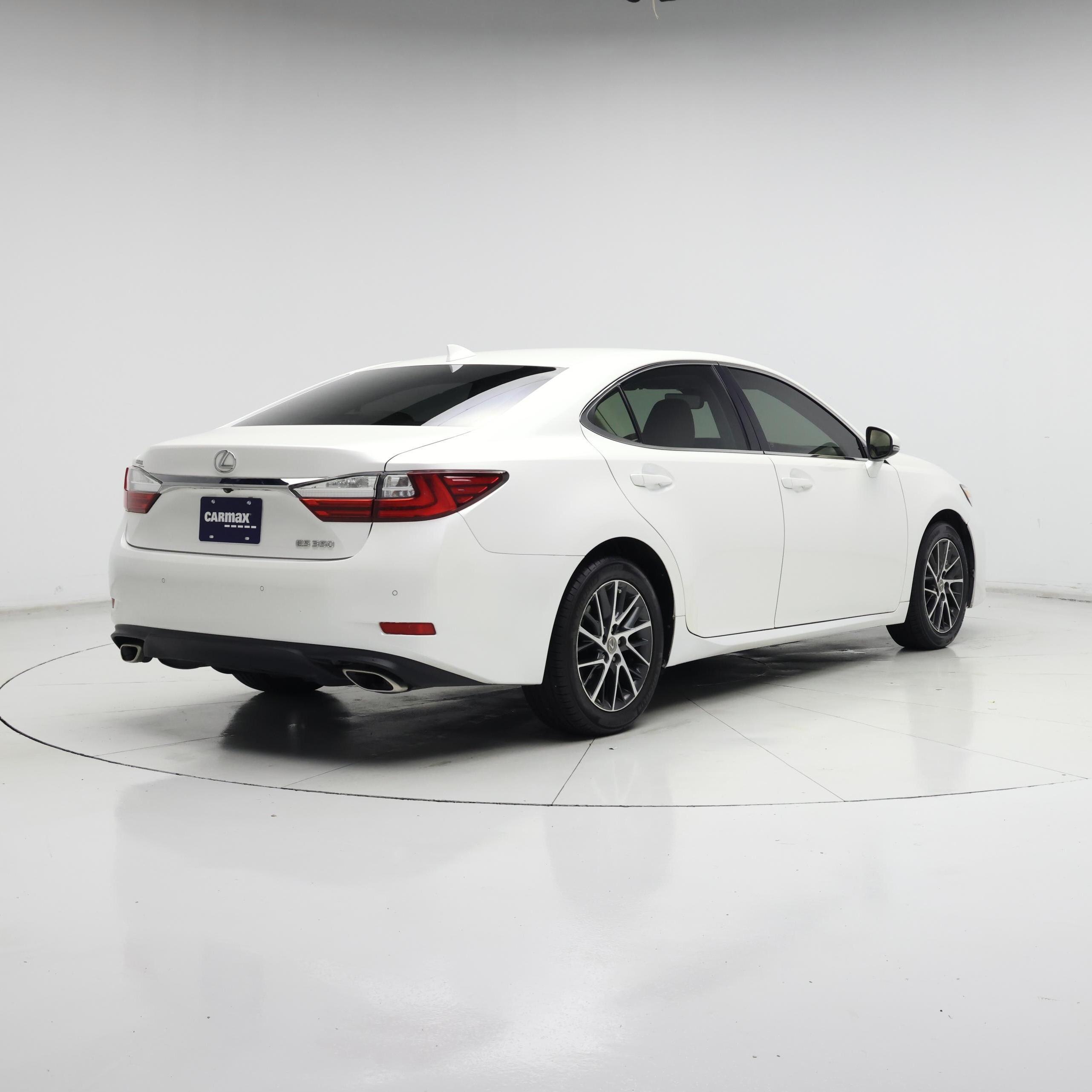 Thumbnail: 2018 Lexus ES - 8