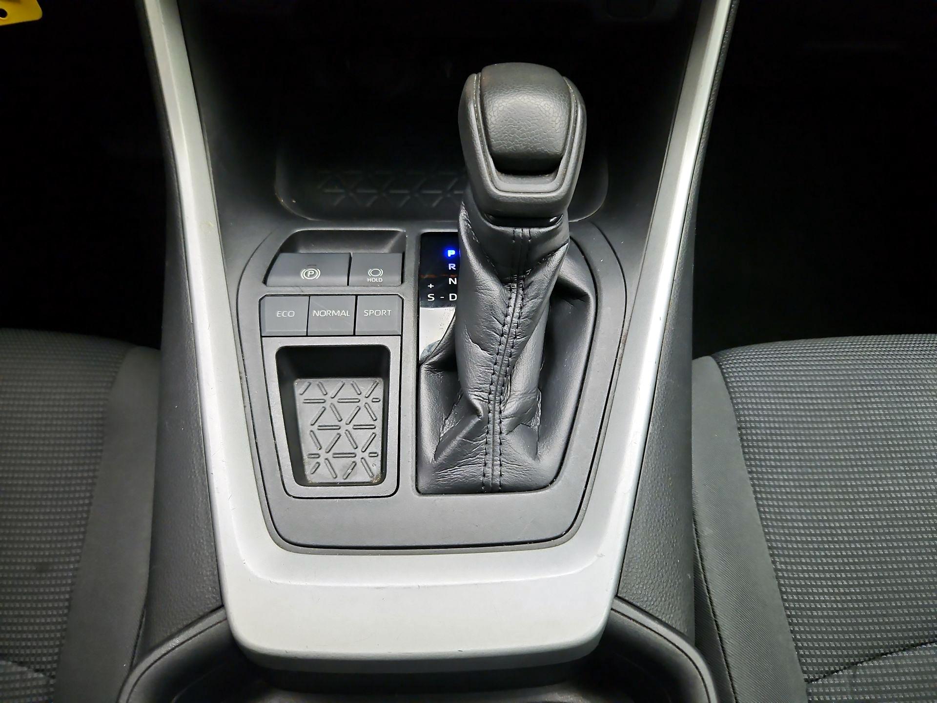 Thumbnail: 2020 Toyota RAV4 - 17