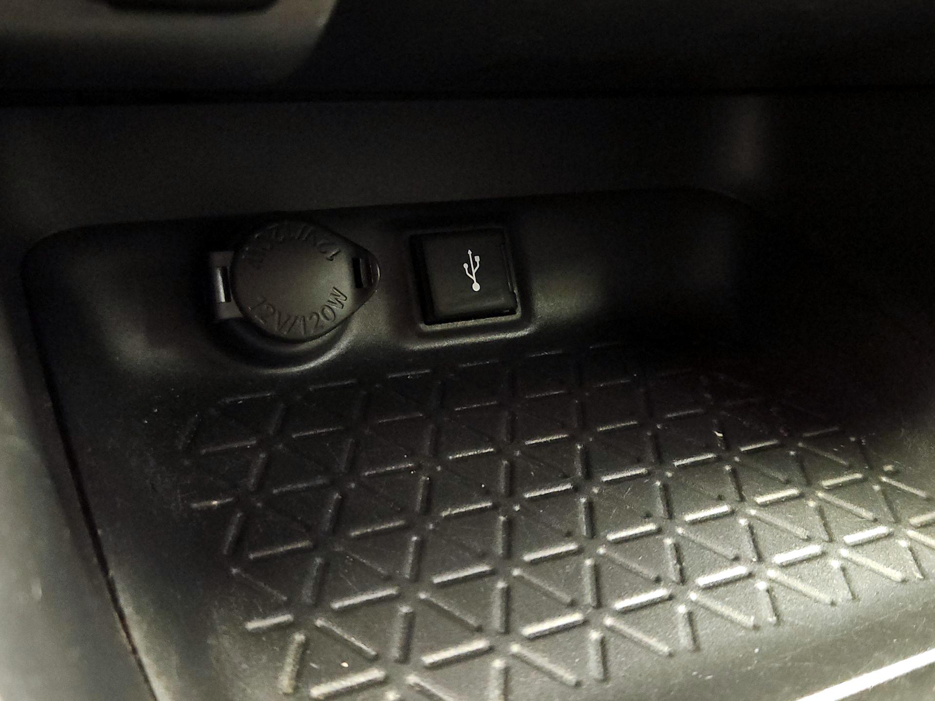 Thumbnail: 2020 Toyota RAV4 - 18