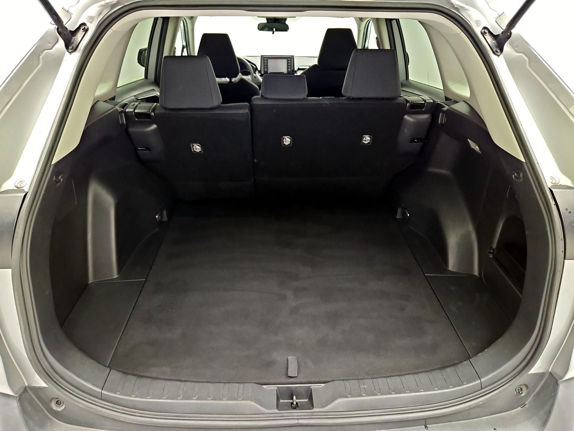 Thumbnail: 2020 Toyota RAV4 - 20