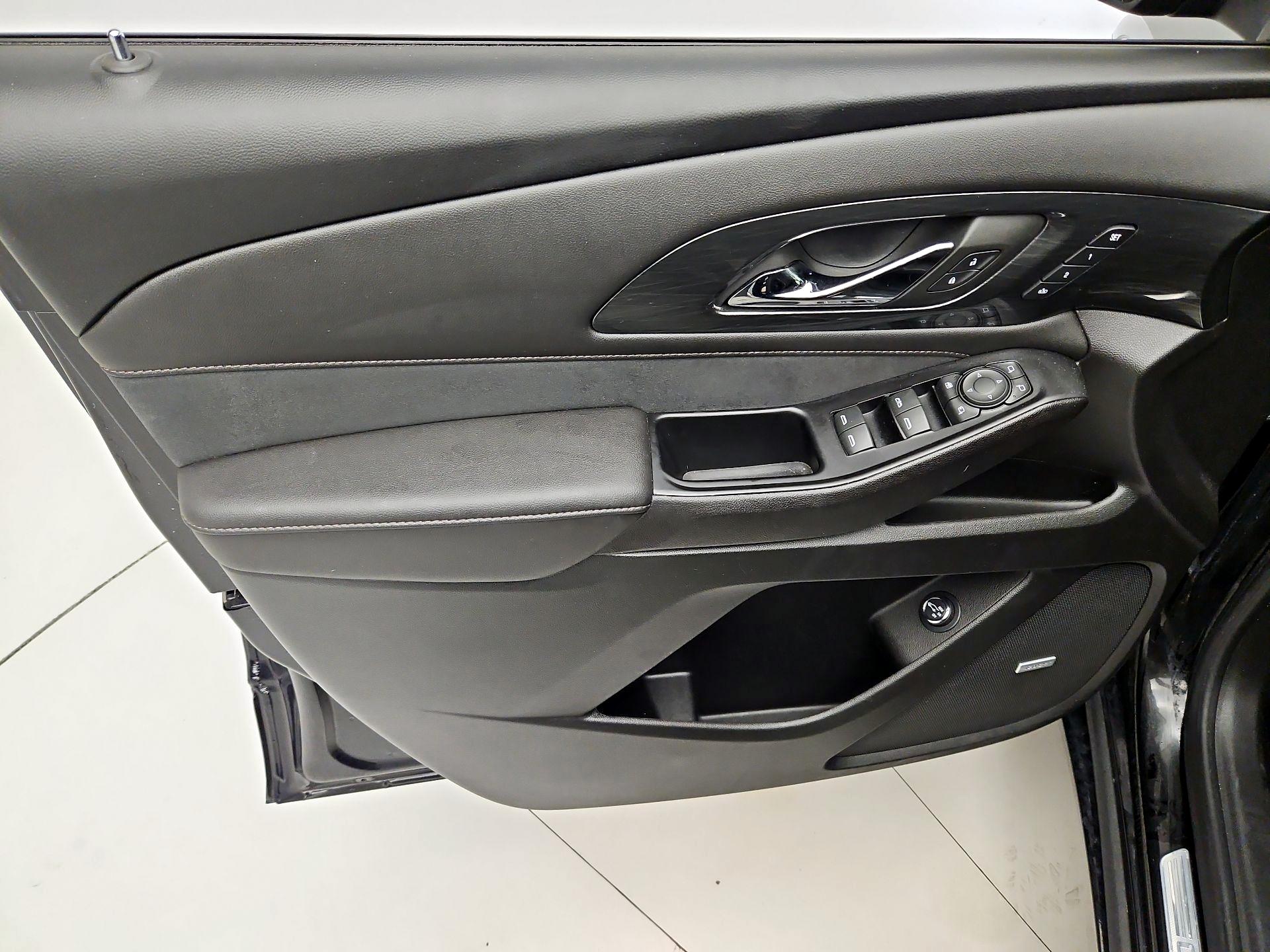 Thumbnail: 2023 Chevrolet Traverse - 12