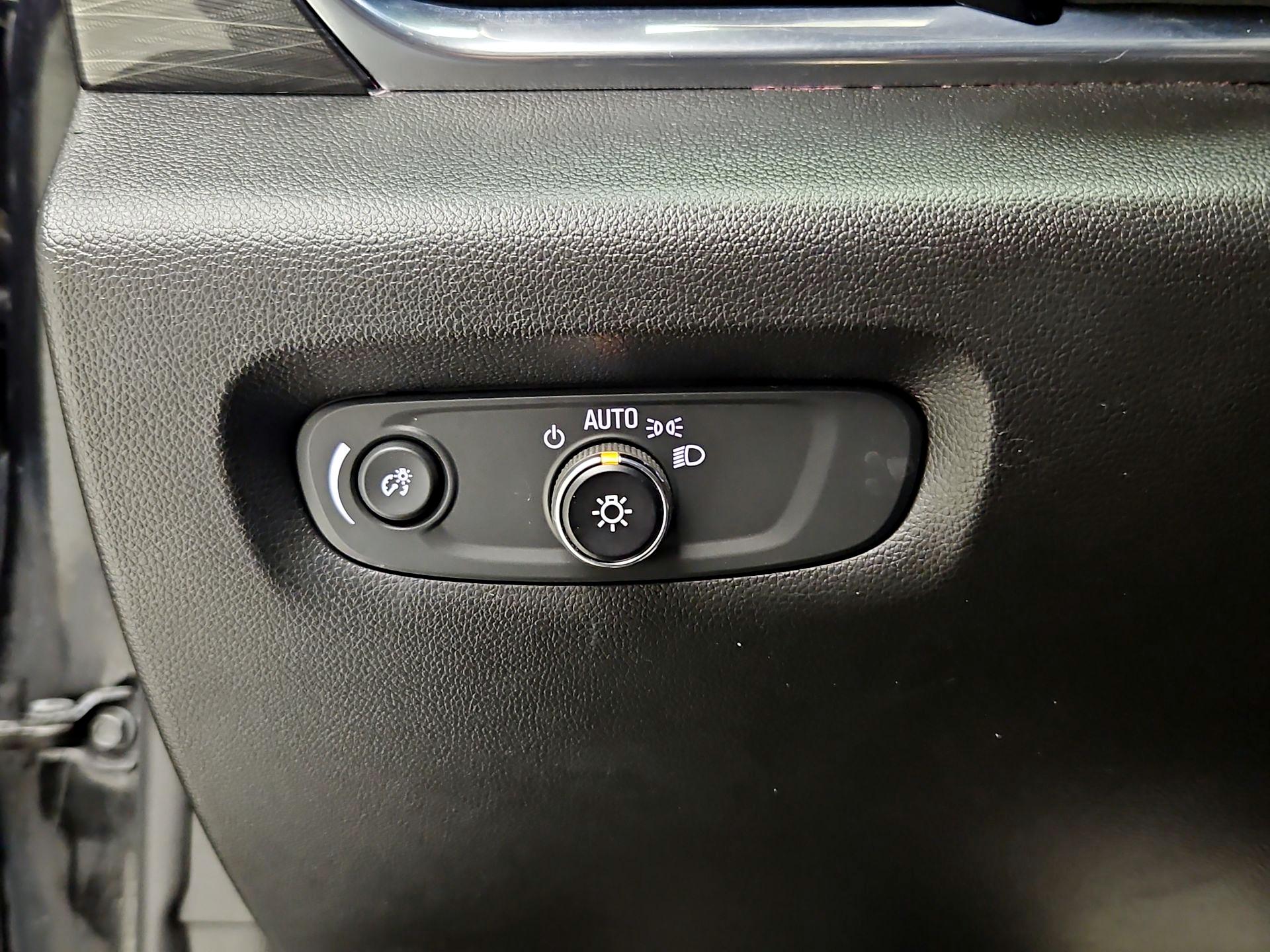 Thumbnail: 2023 Chevrolet Traverse - 13