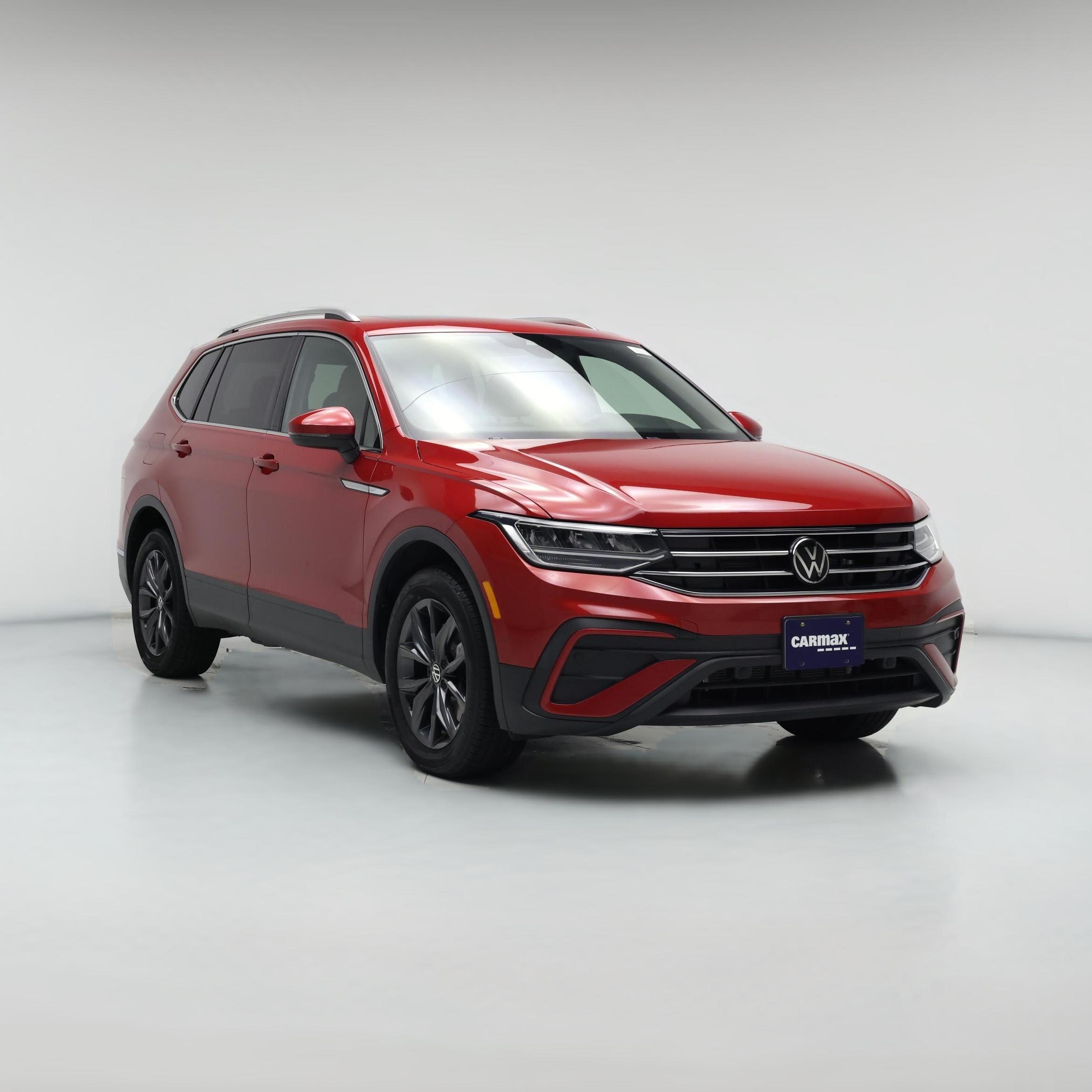Thumbnail: 2023 Volkswagen Tiguan - 1