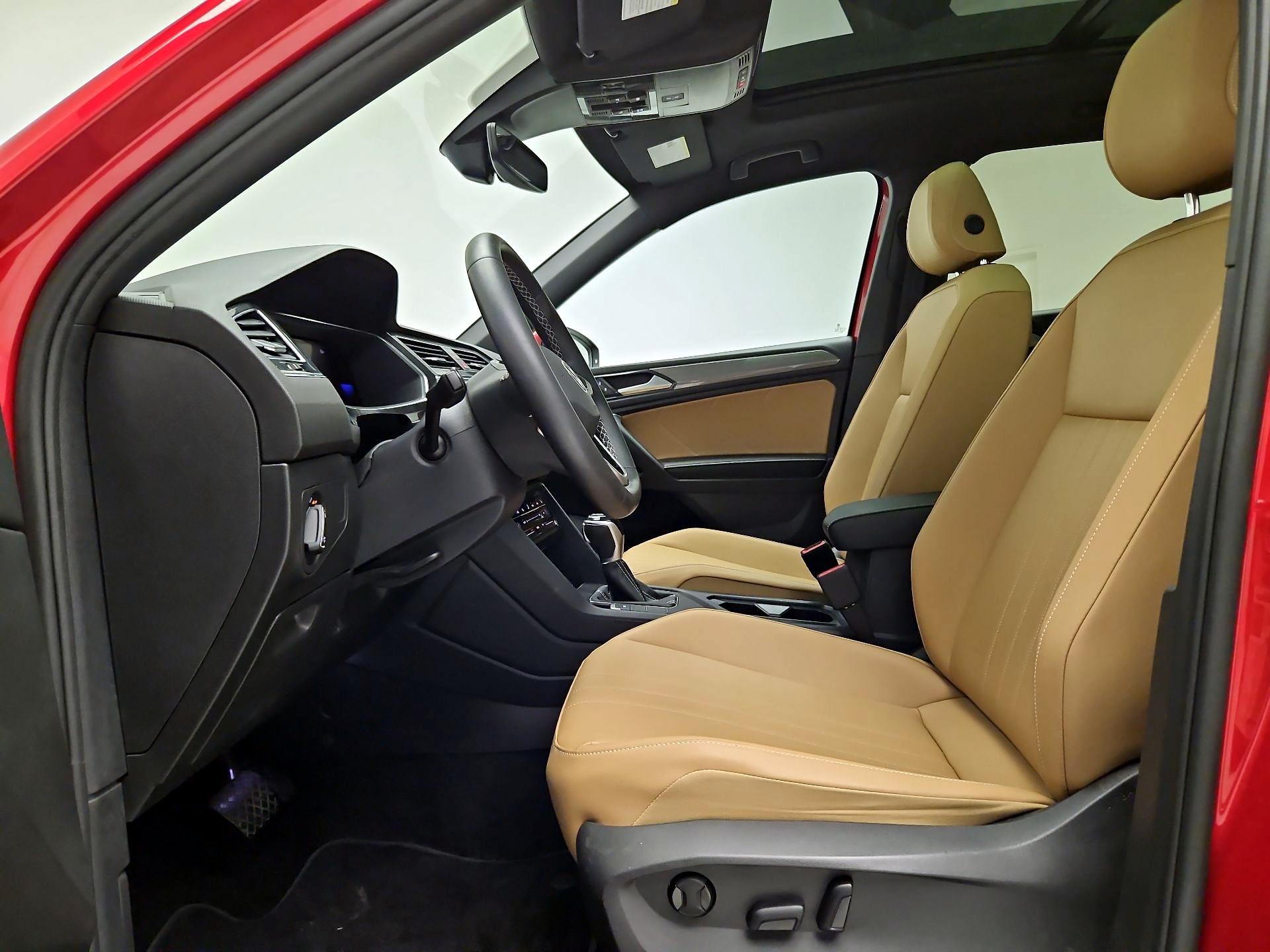 Thumbnail: 2023 Volkswagen Tiguan - 11