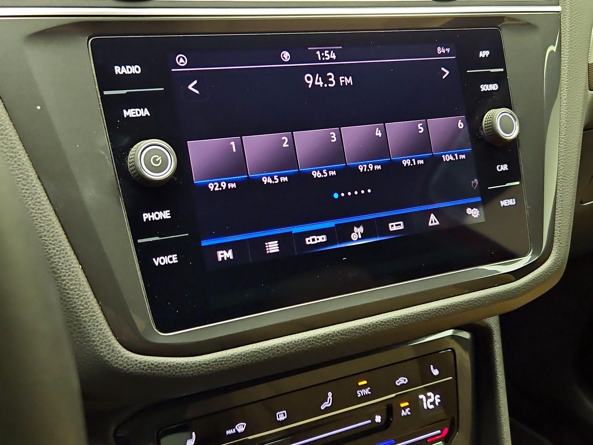 Thumbnail: 2023 Volkswagen Tiguan - 15