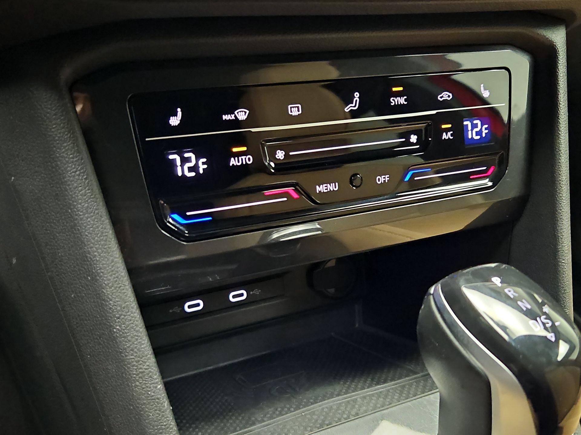 Thumbnail: 2023 Volkswagen Tiguan - 16