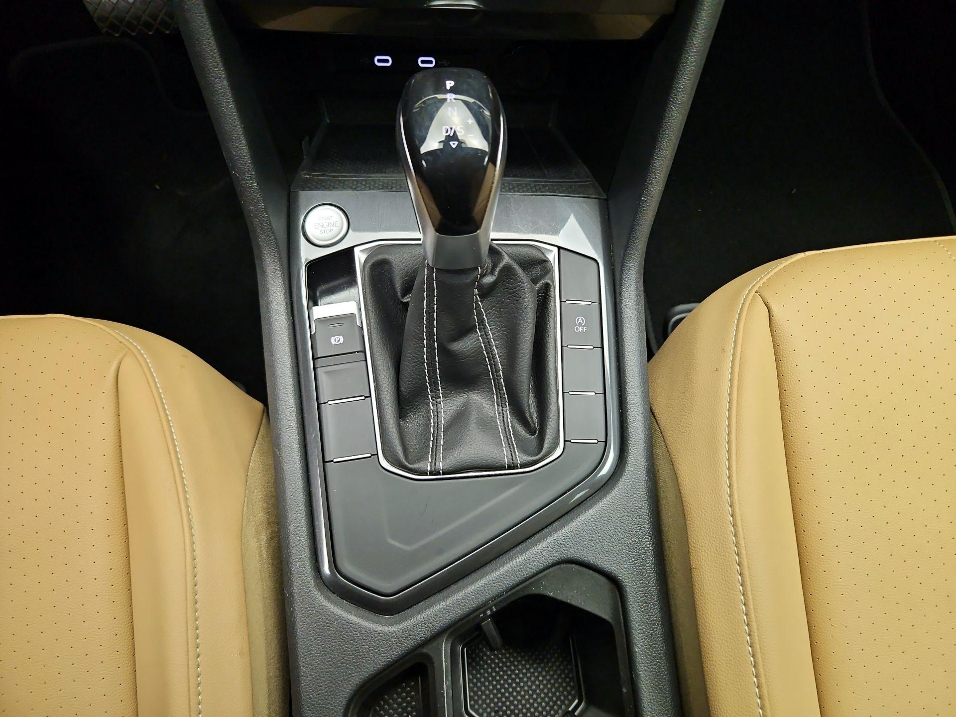 Thumbnail: 2023 Volkswagen Tiguan - 17