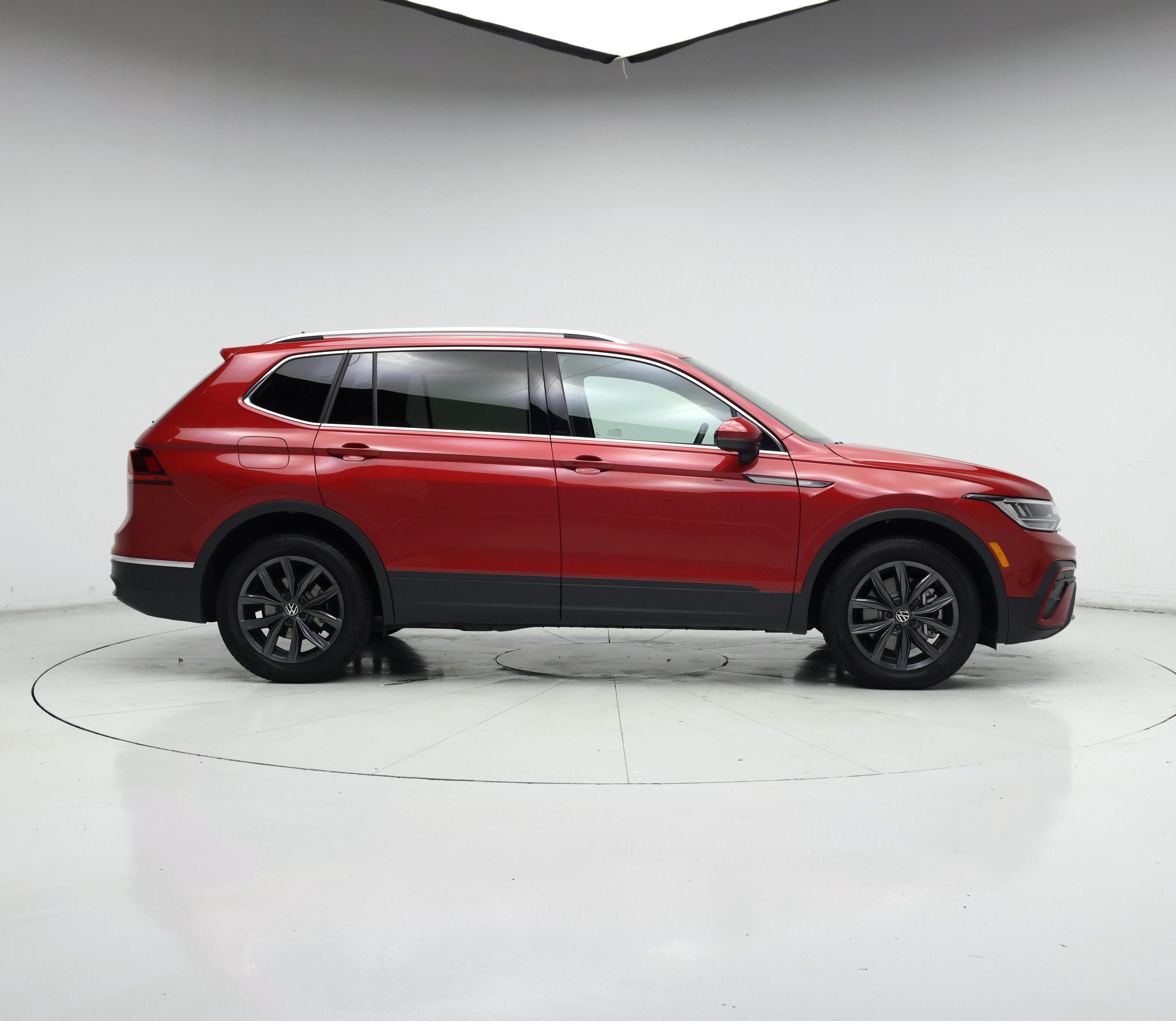 Thumbnail: 2023 Volkswagen Tiguan - 7