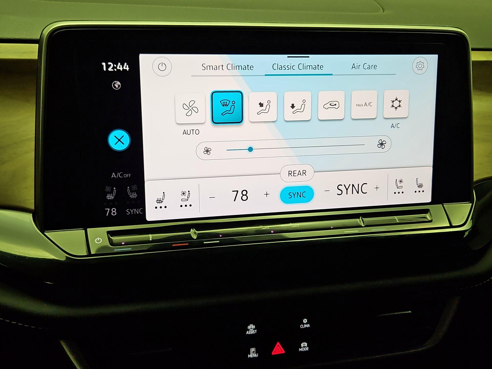 Thumbnail: 2024 Volkswagen Atlas - 16