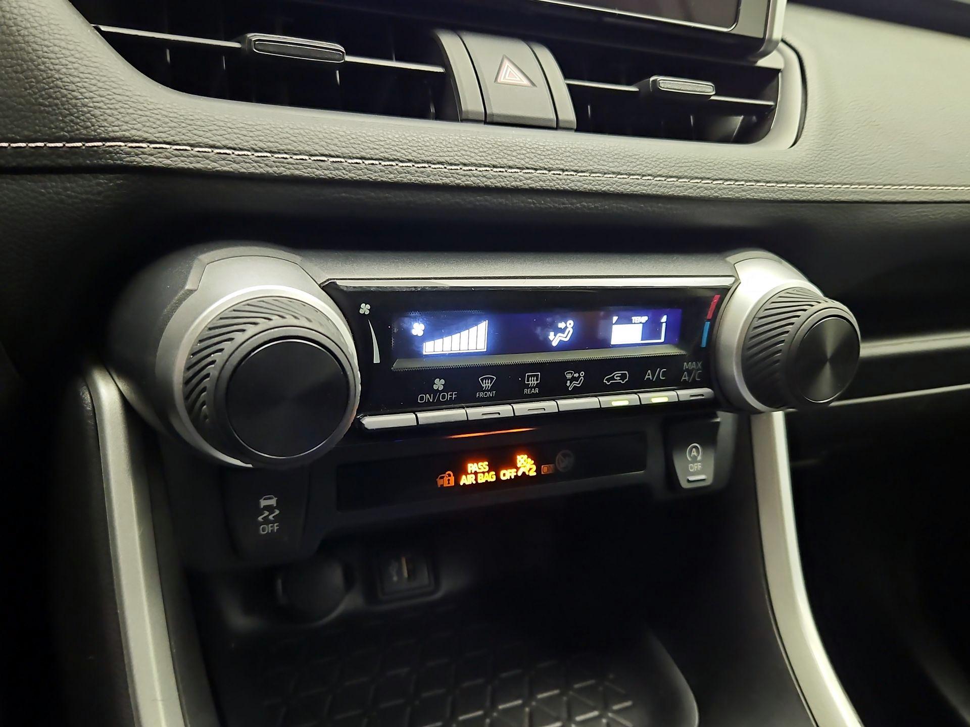 Thumbnail: 2024 Toyota RAV4 - 16