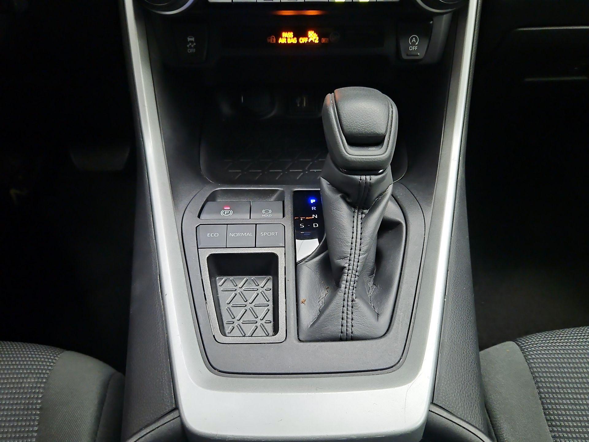 Thumbnail: 2024 Toyota RAV4 - 17