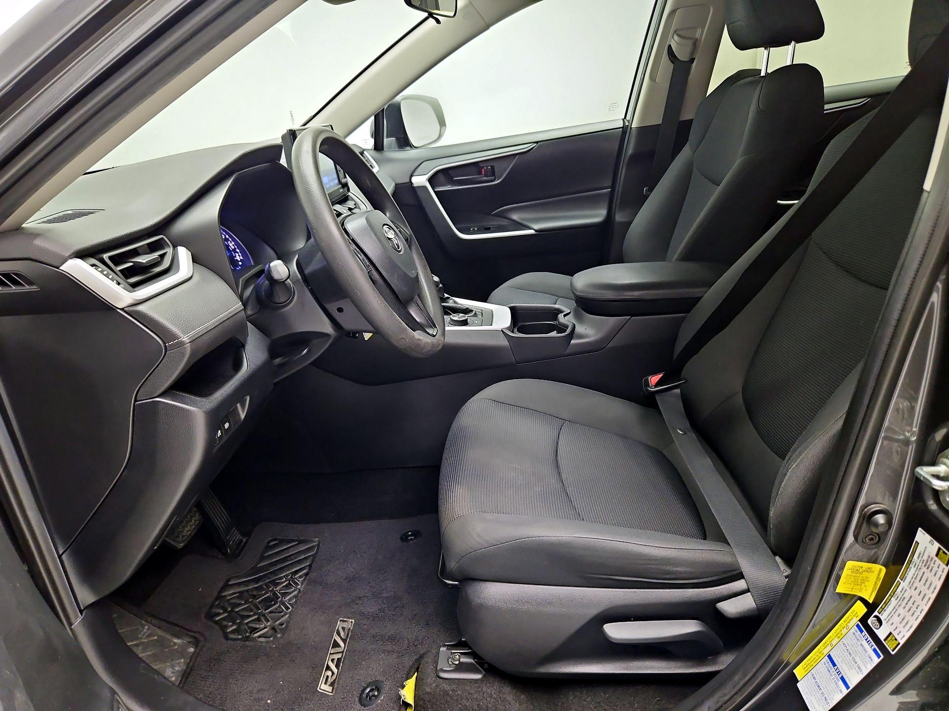 Thumbnail: 2020 Toyota RAV4 - 11