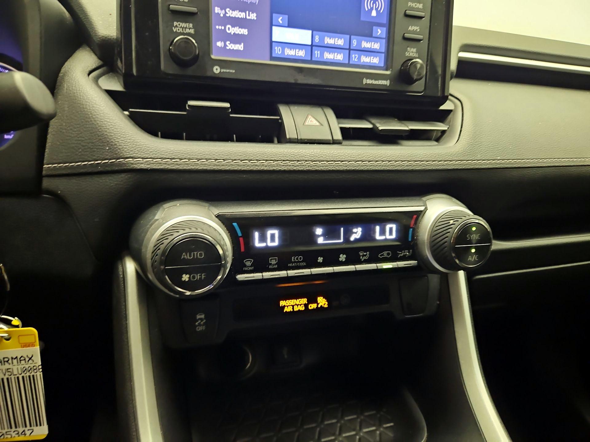 Thumbnail: 2020 Toyota RAV4 - 15