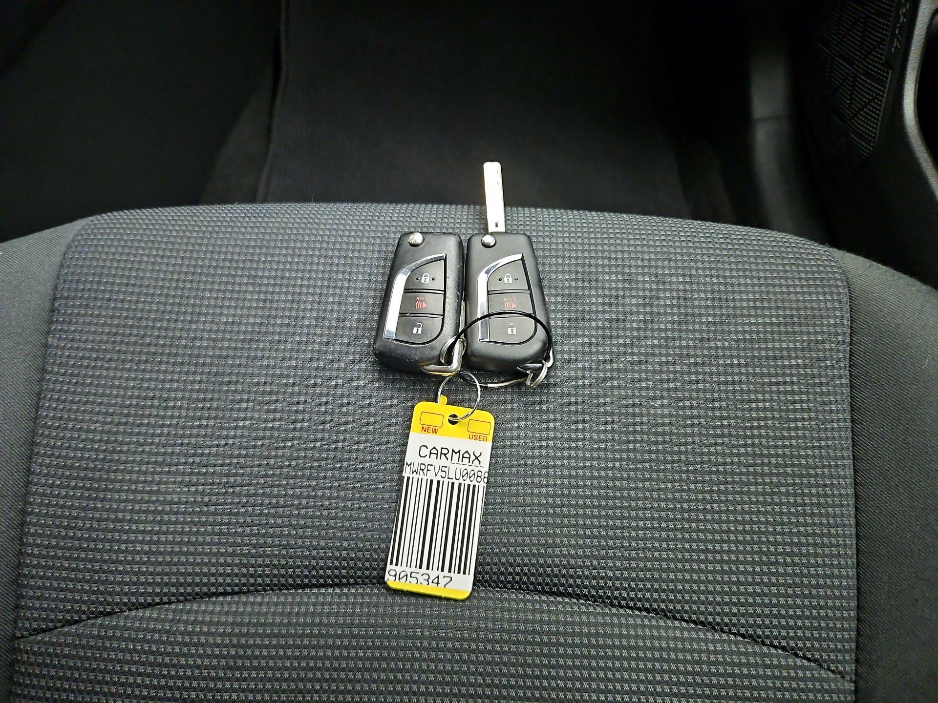 Thumbnail: 2020 Toyota RAV4 - 20