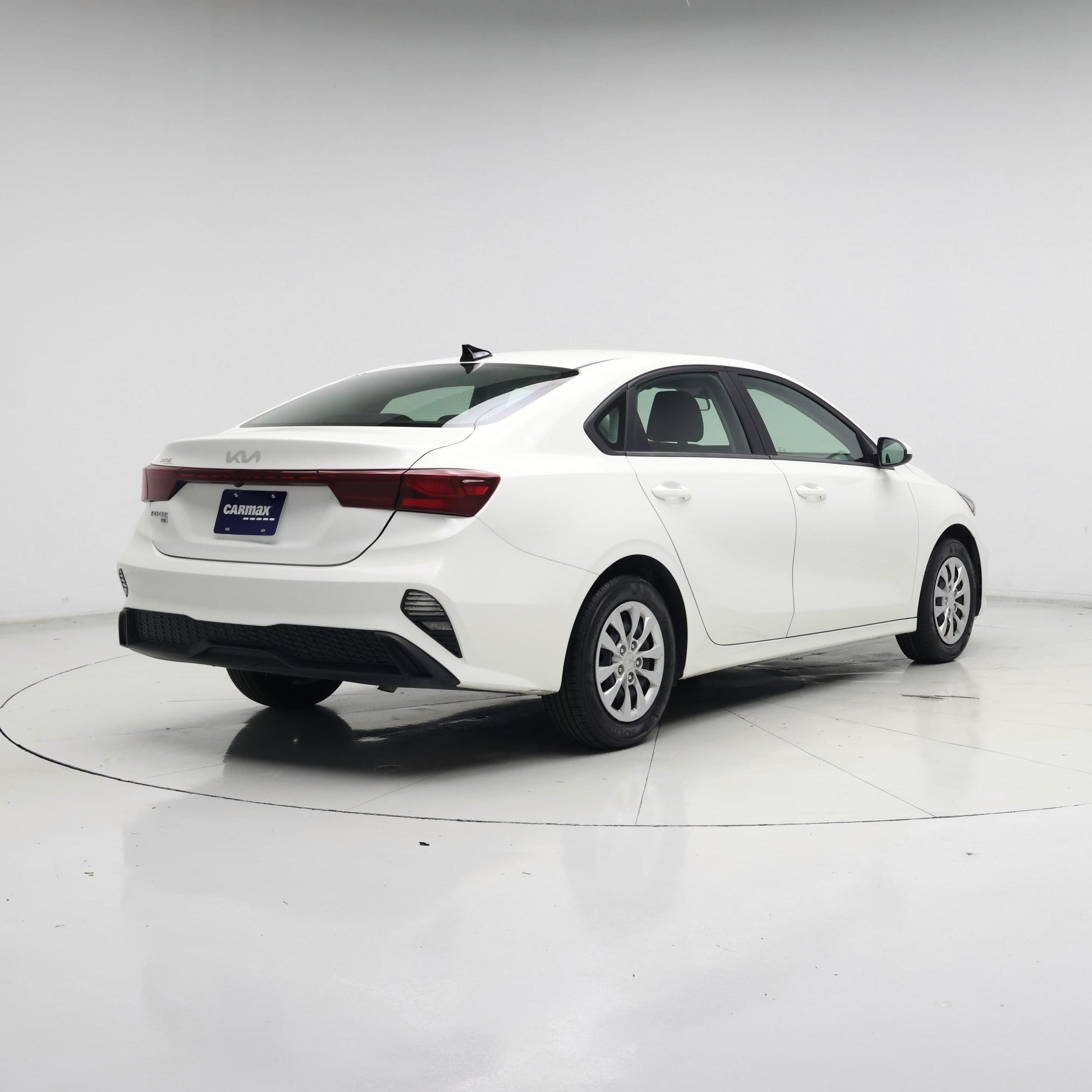 Thumbnail: 2024 Kia Forte - 8