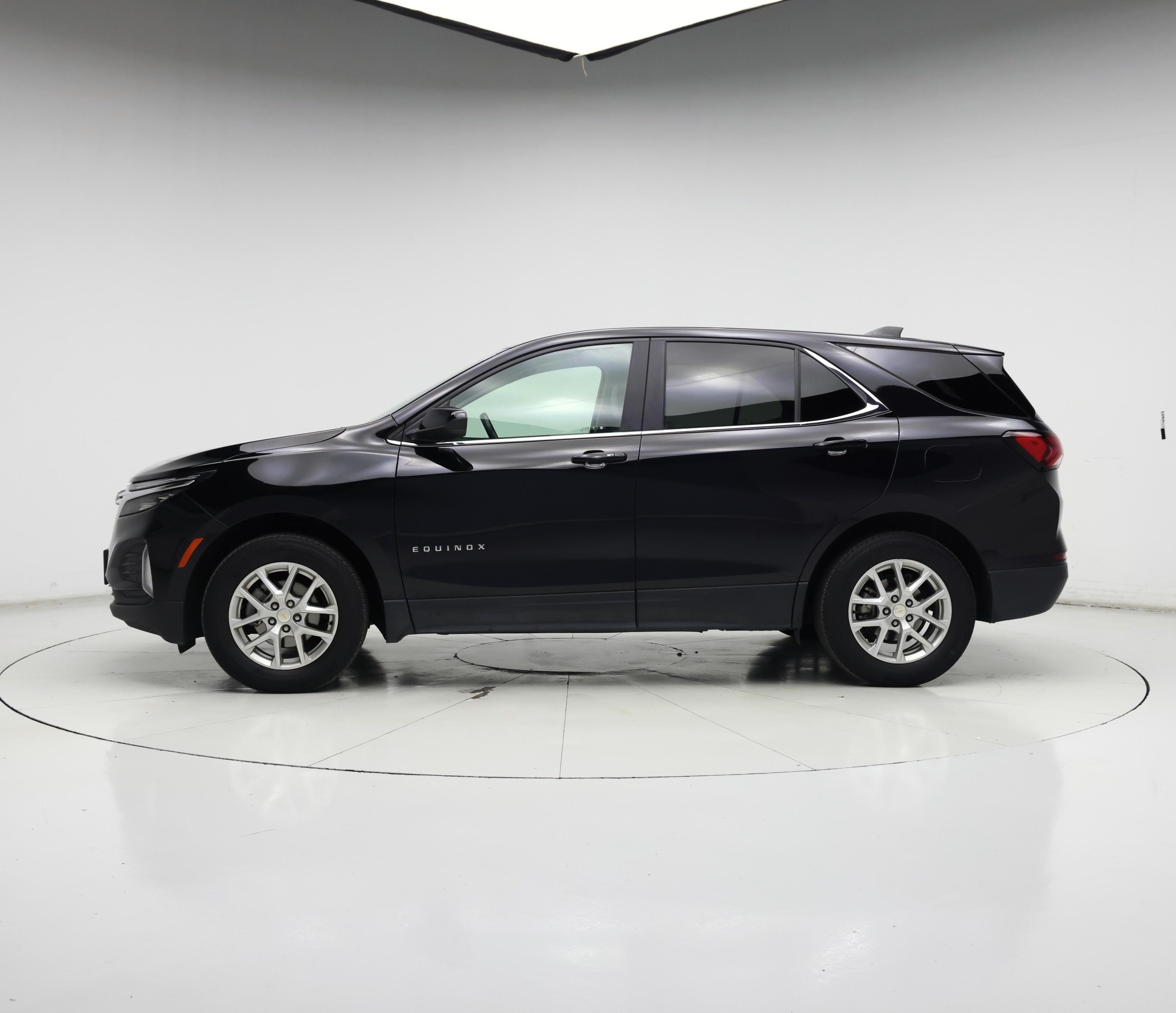 Thumbnail: 2023 Chevrolet Equinox - 3