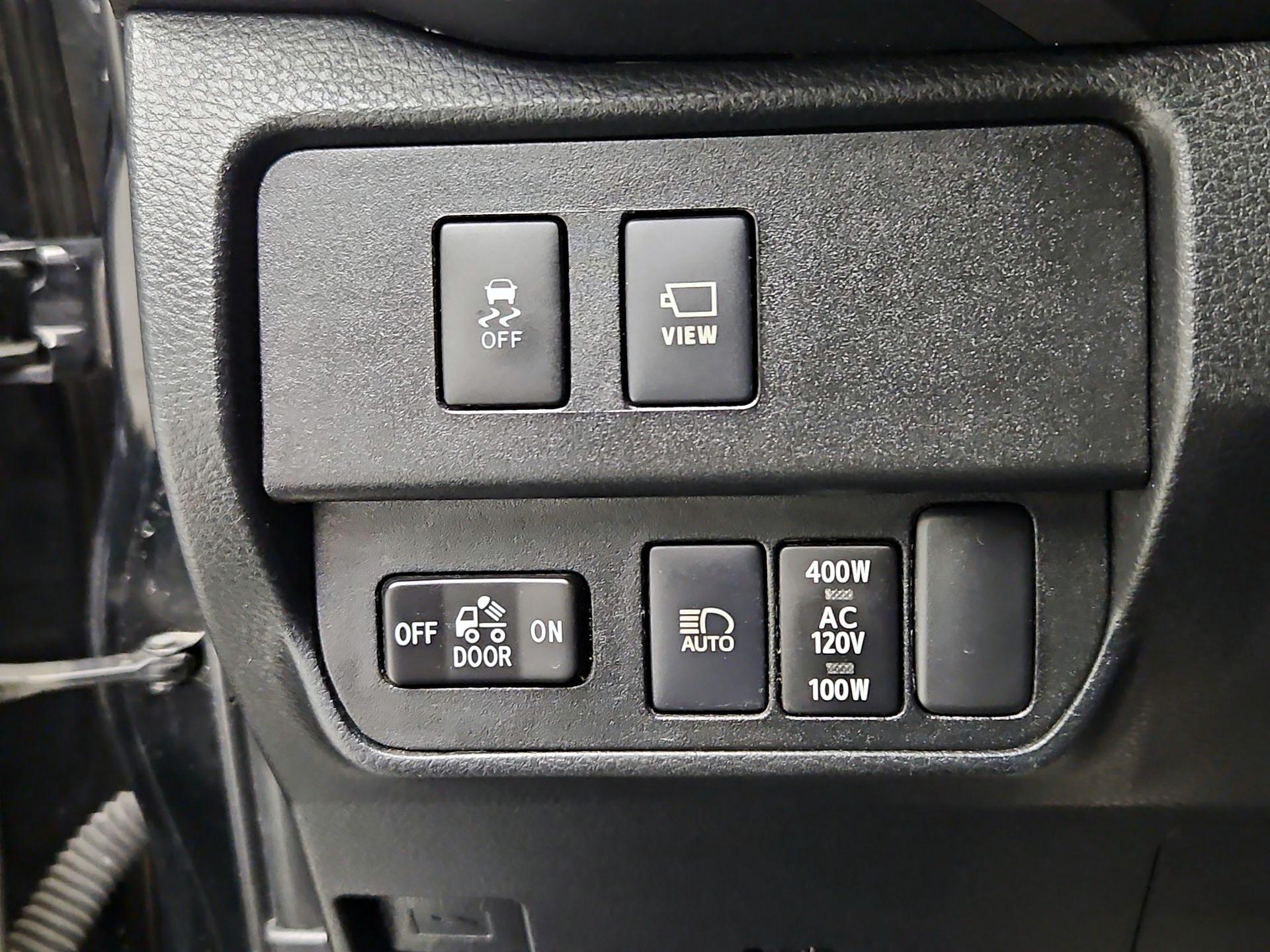 Thumbnail: 2021 Toyota Tacoma - 13