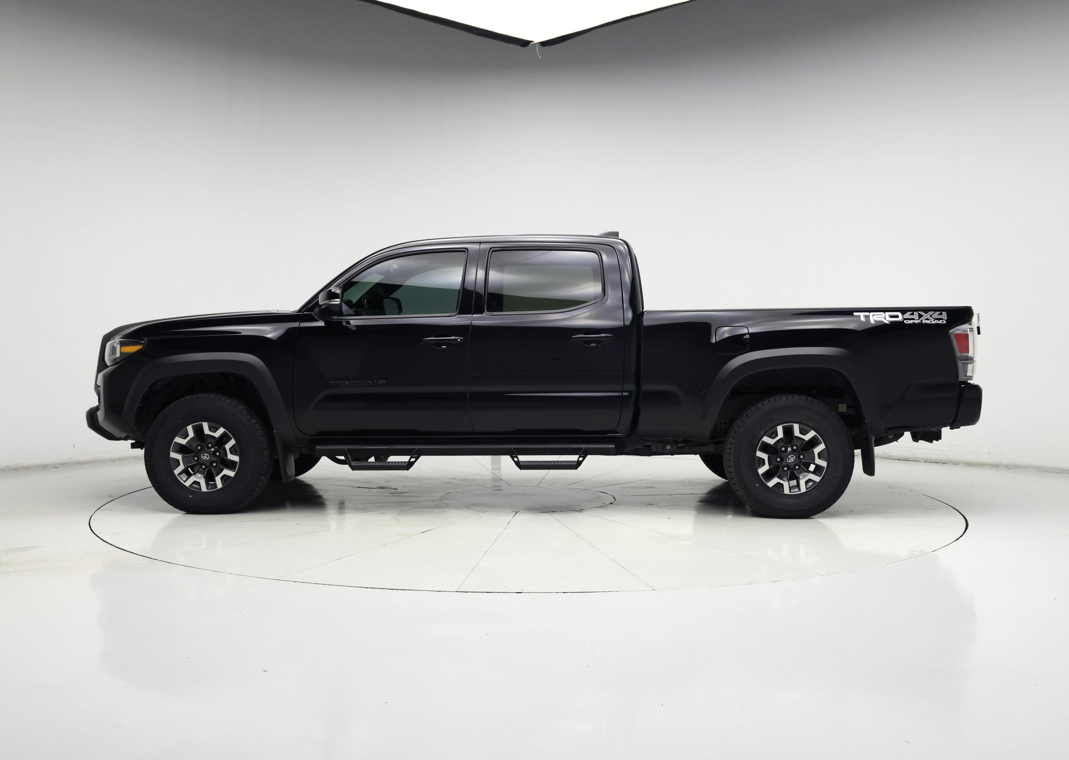 Thumbnail: 2021 Toyota Tacoma - 3