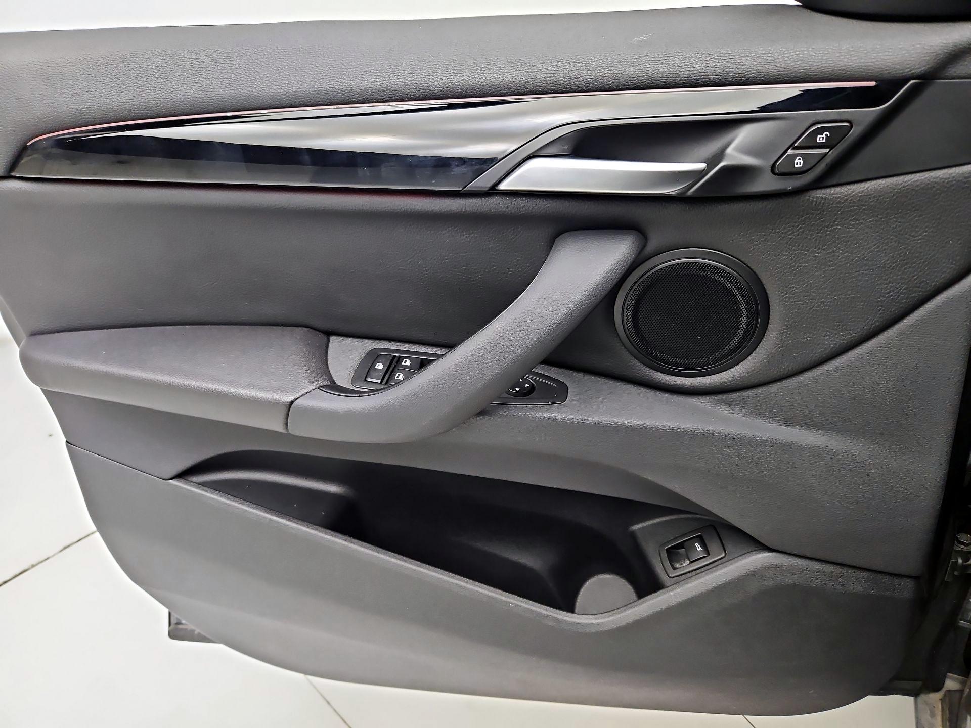 Thumbnail: 2017 BMW X1 - 12