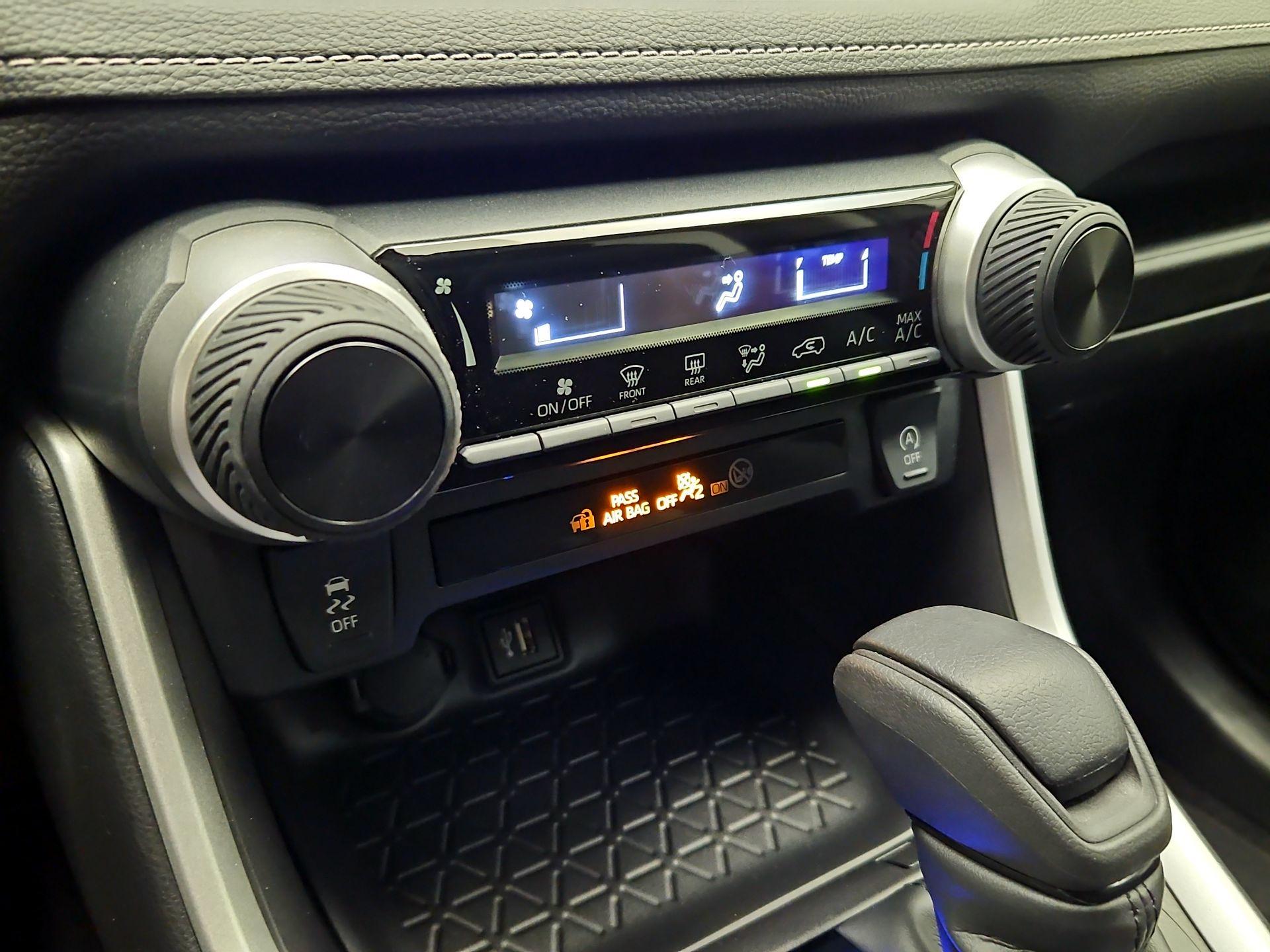 Thumbnail: 2024 Toyota RAV4 - 16