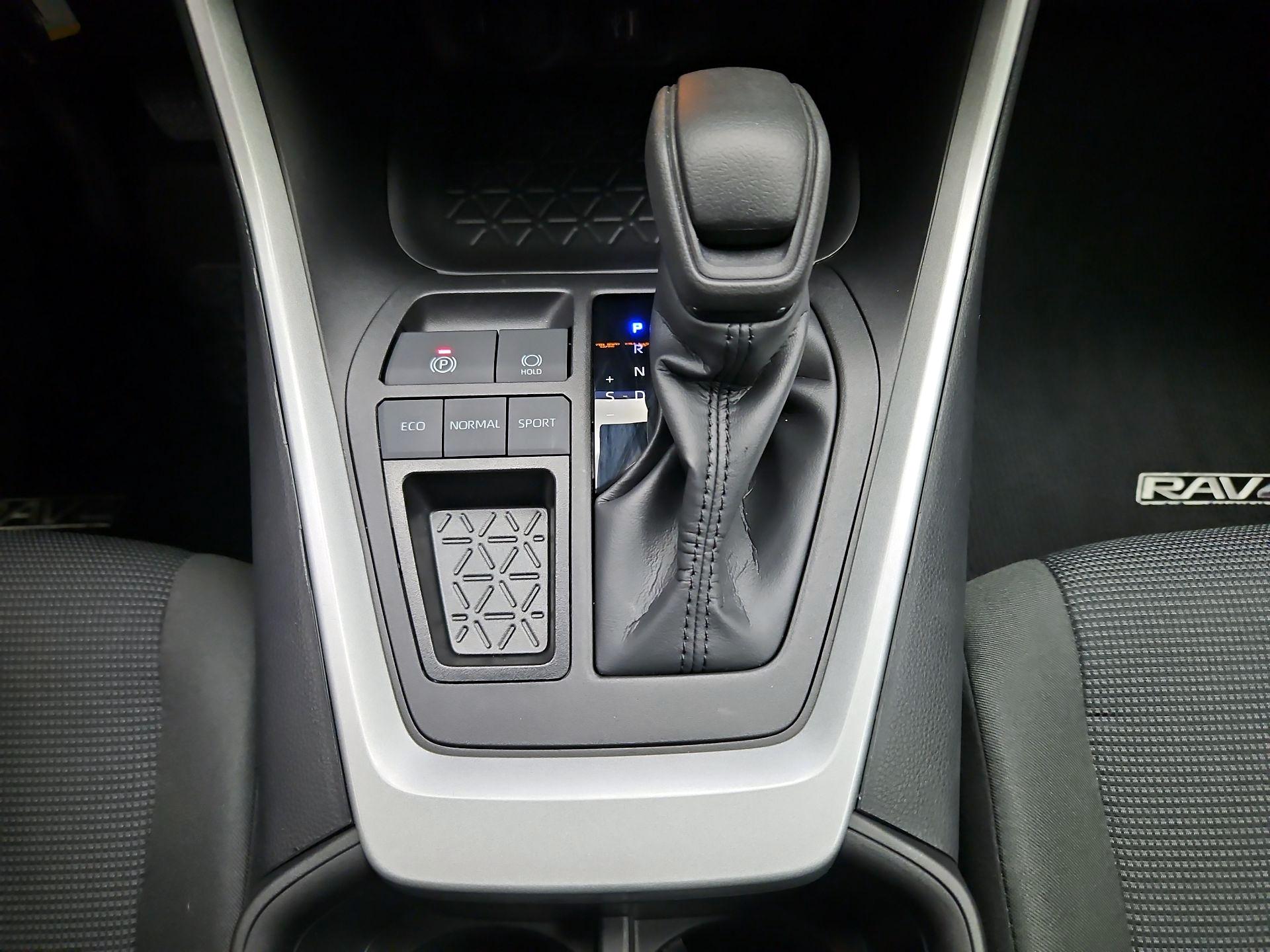 Thumbnail: 2024 Toyota RAV4 - 17