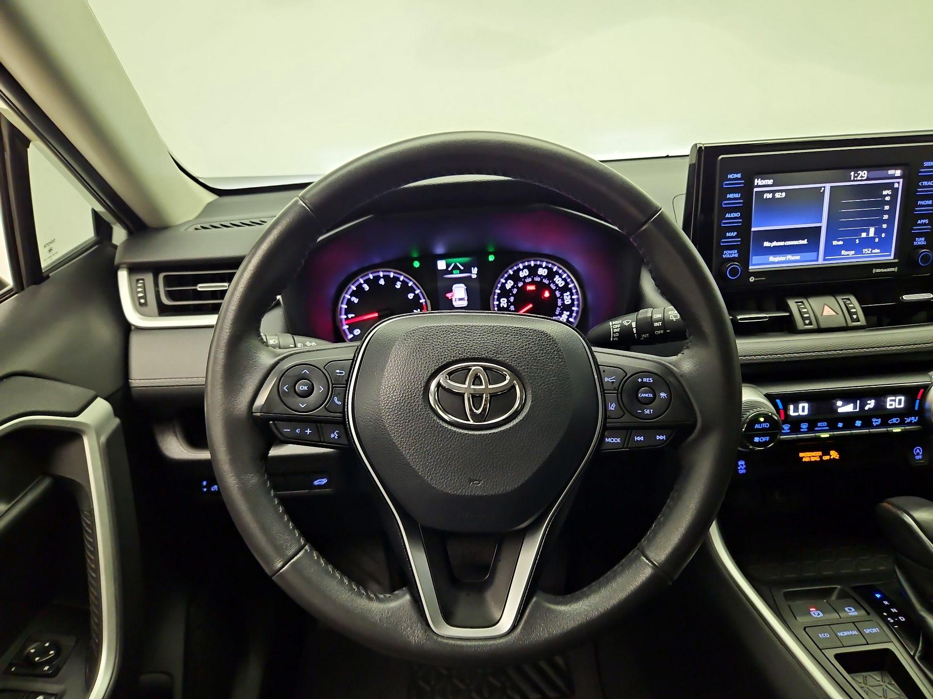 Thumbnail: 2021 Toyota RAV4 - 10