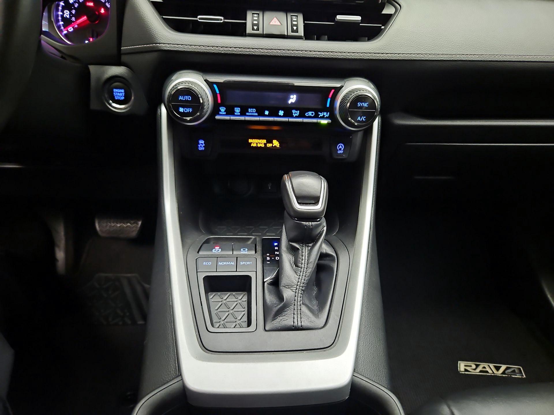 Thumbnail: 2021 Toyota RAV4 - 16