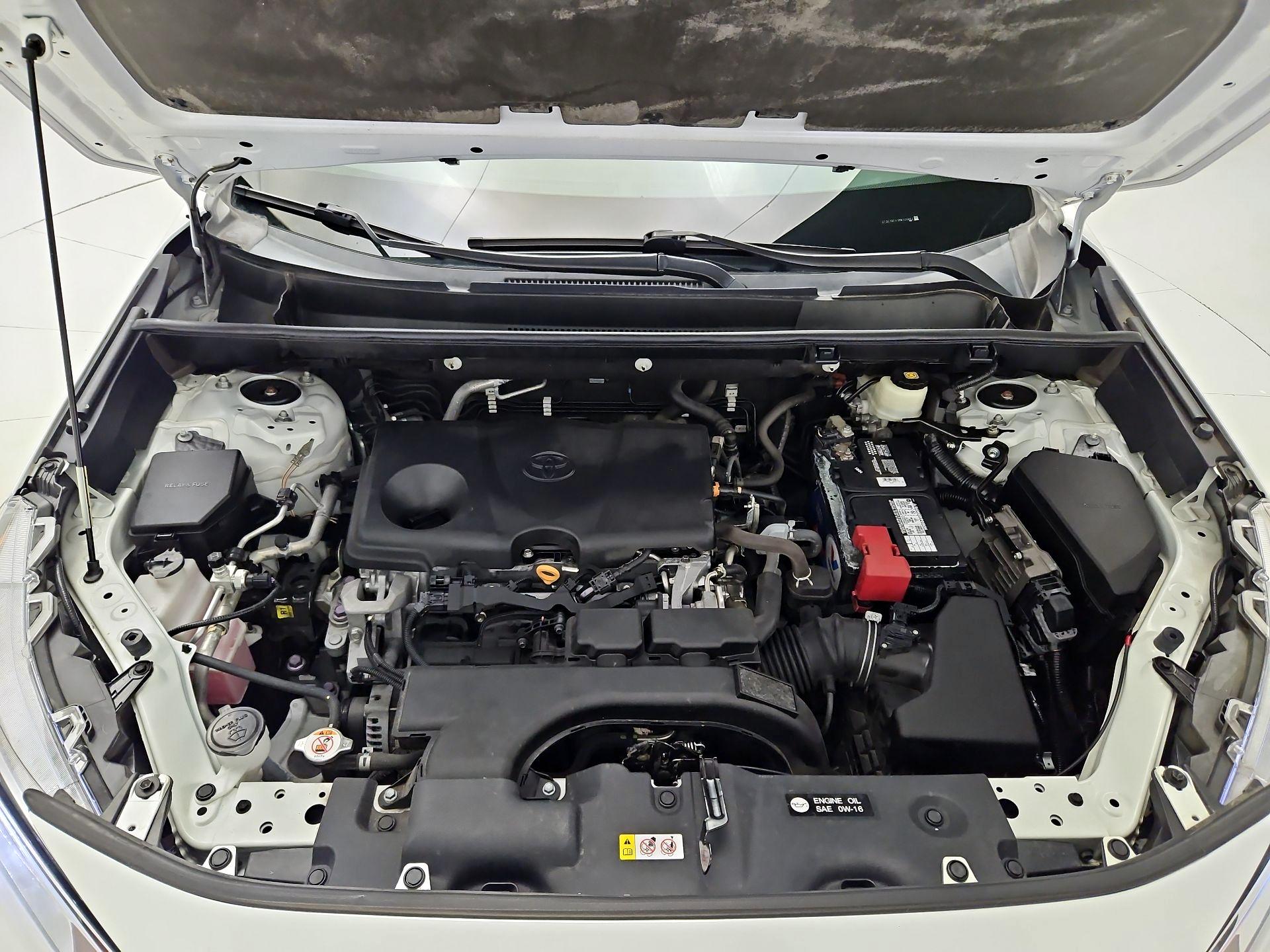 Thumbnail: 2021 Toyota RAV4 - 19