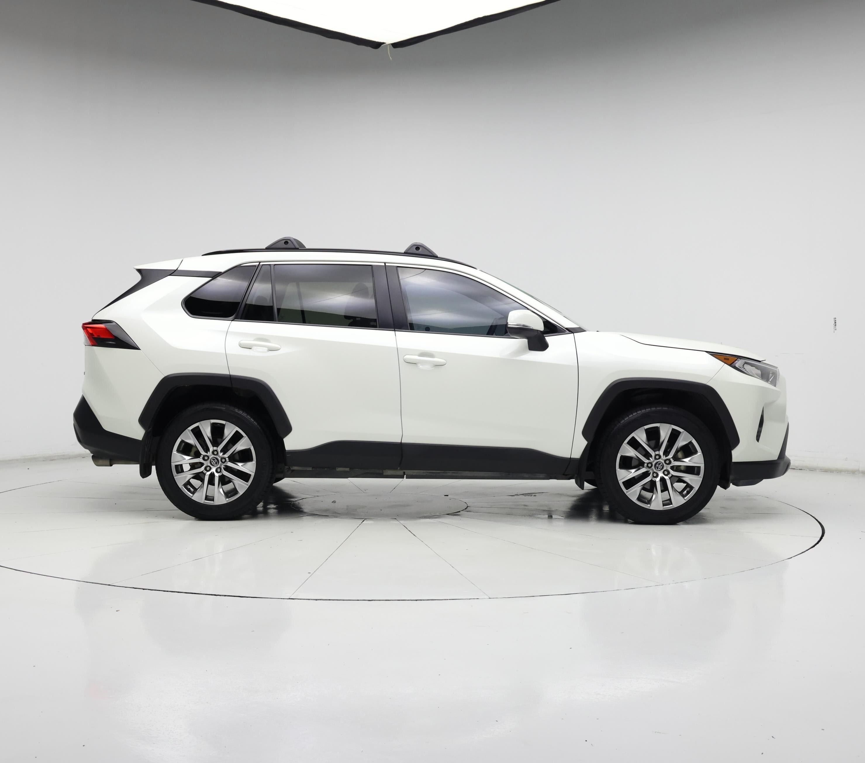 Thumbnail: 2021 Toyota RAV4 - 7