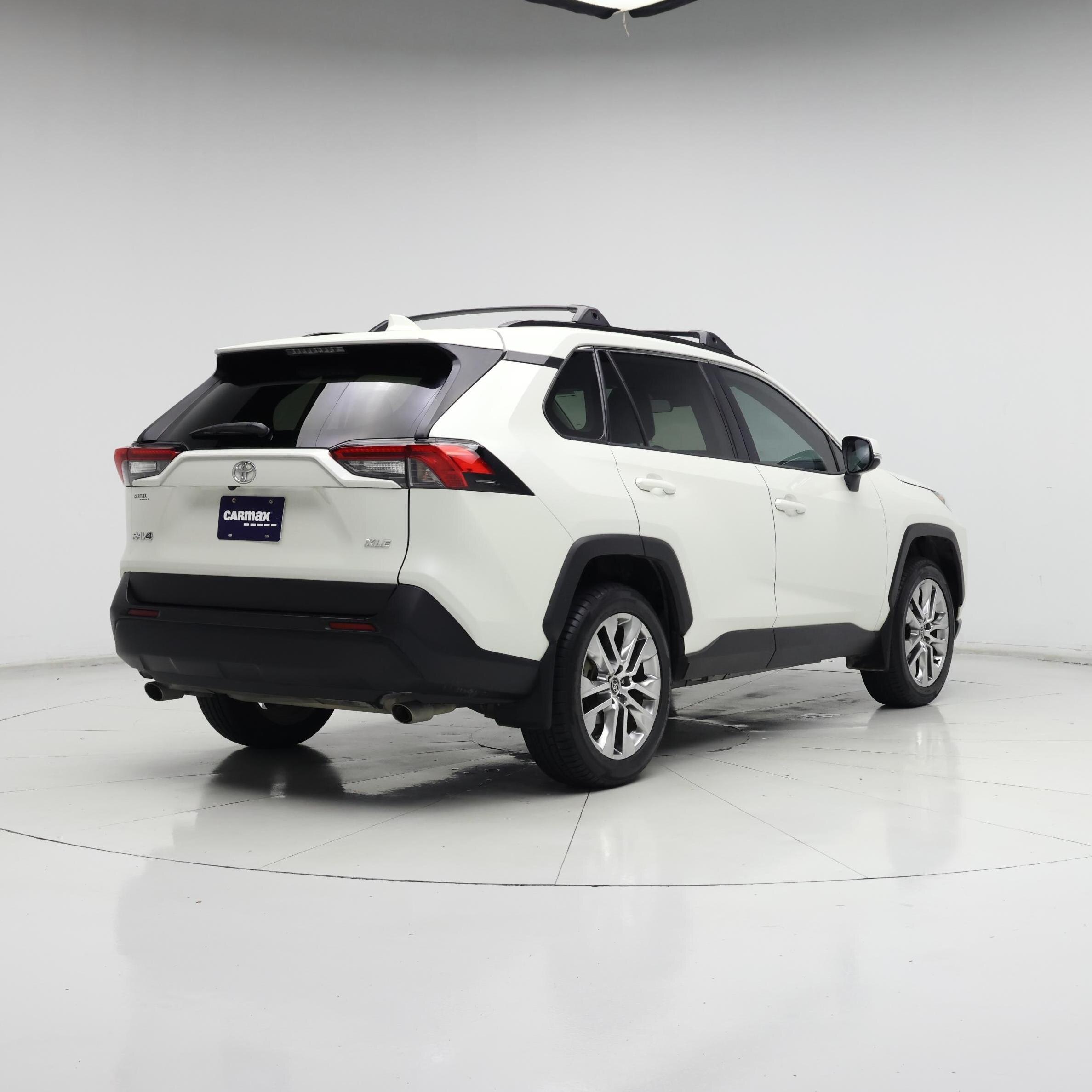 Thumbnail: 2021 Toyota RAV4 - 8