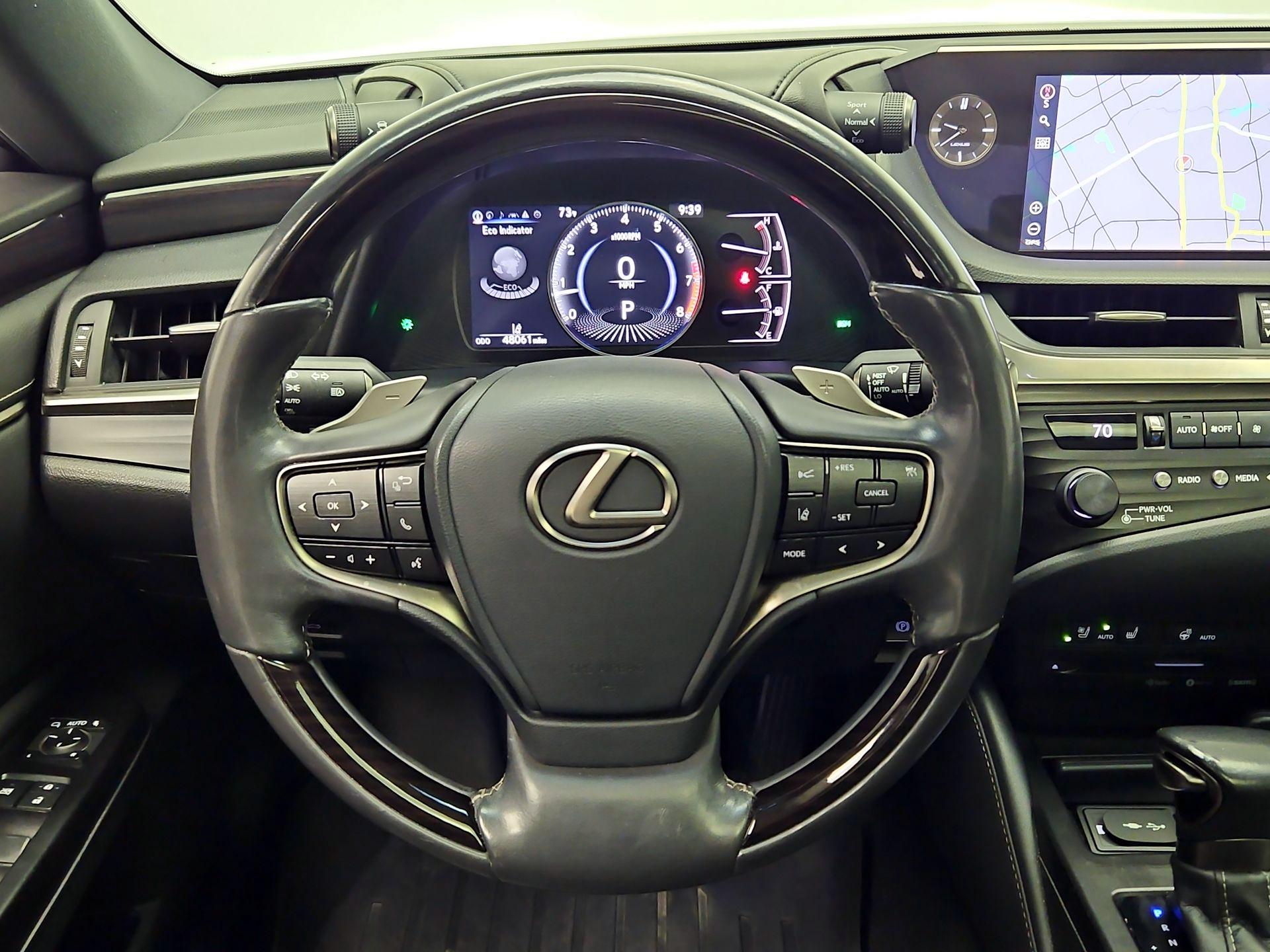 Thumbnail: 2020 Lexus ES - 10
