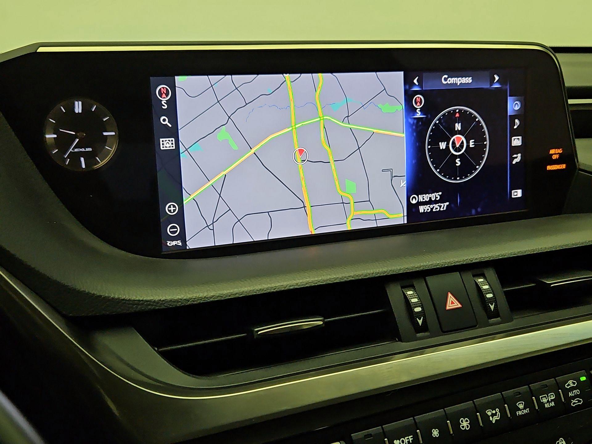 Thumbnail: 2020 Lexus ES - 14