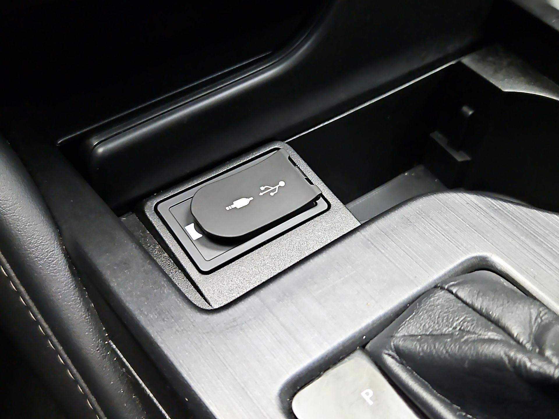 Thumbnail: 2020 Lexus ES - 19