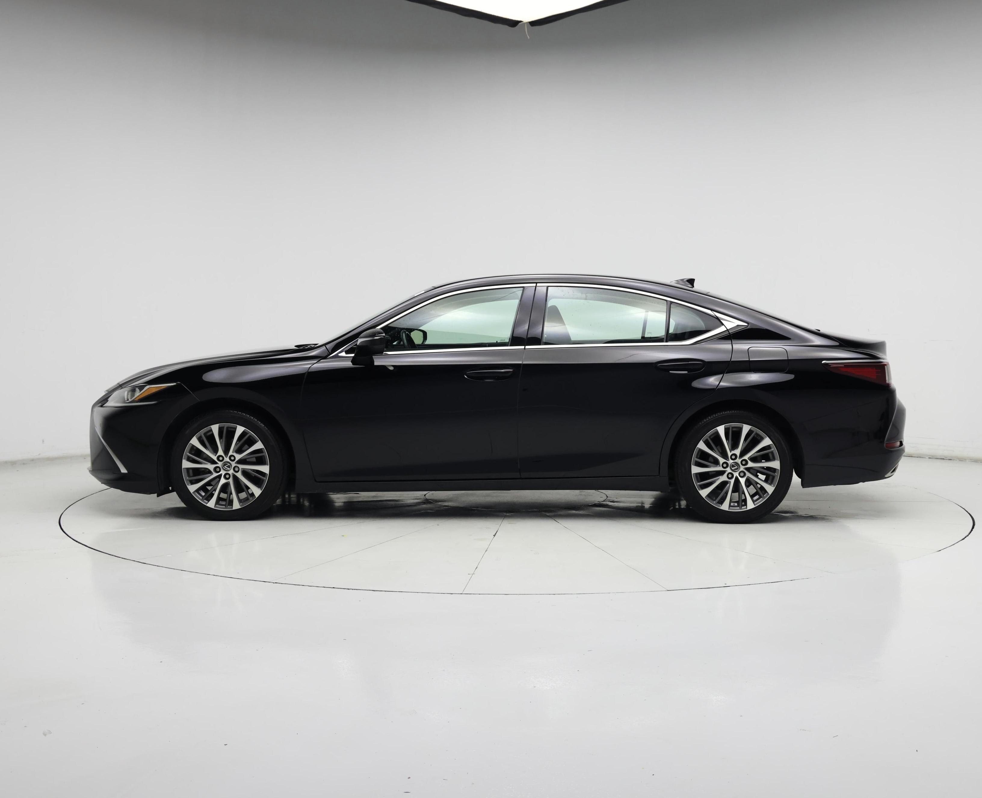 Thumbnail: 2020 Lexus ES - 3