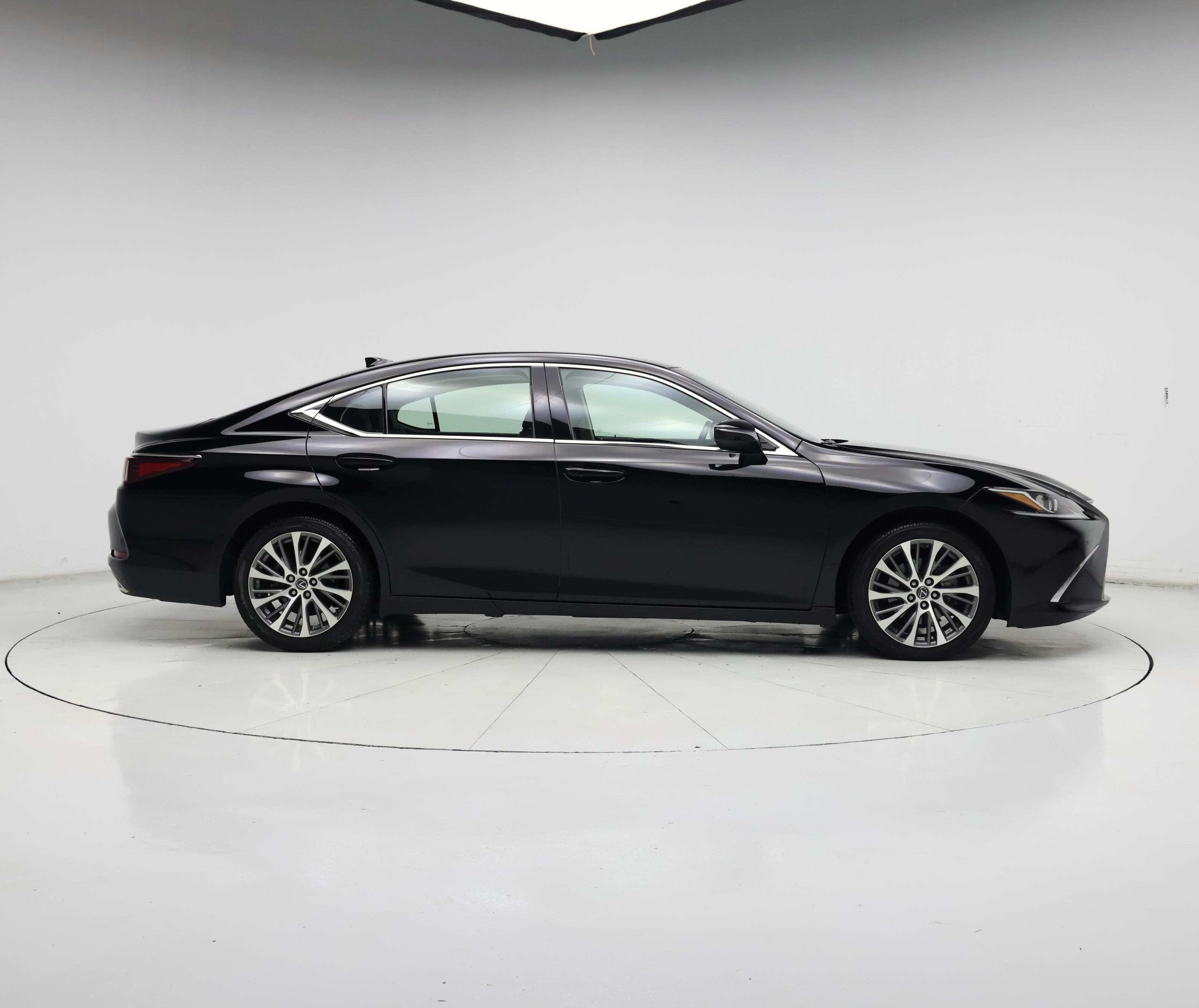Thumbnail: 2020 Lexus ES - 7